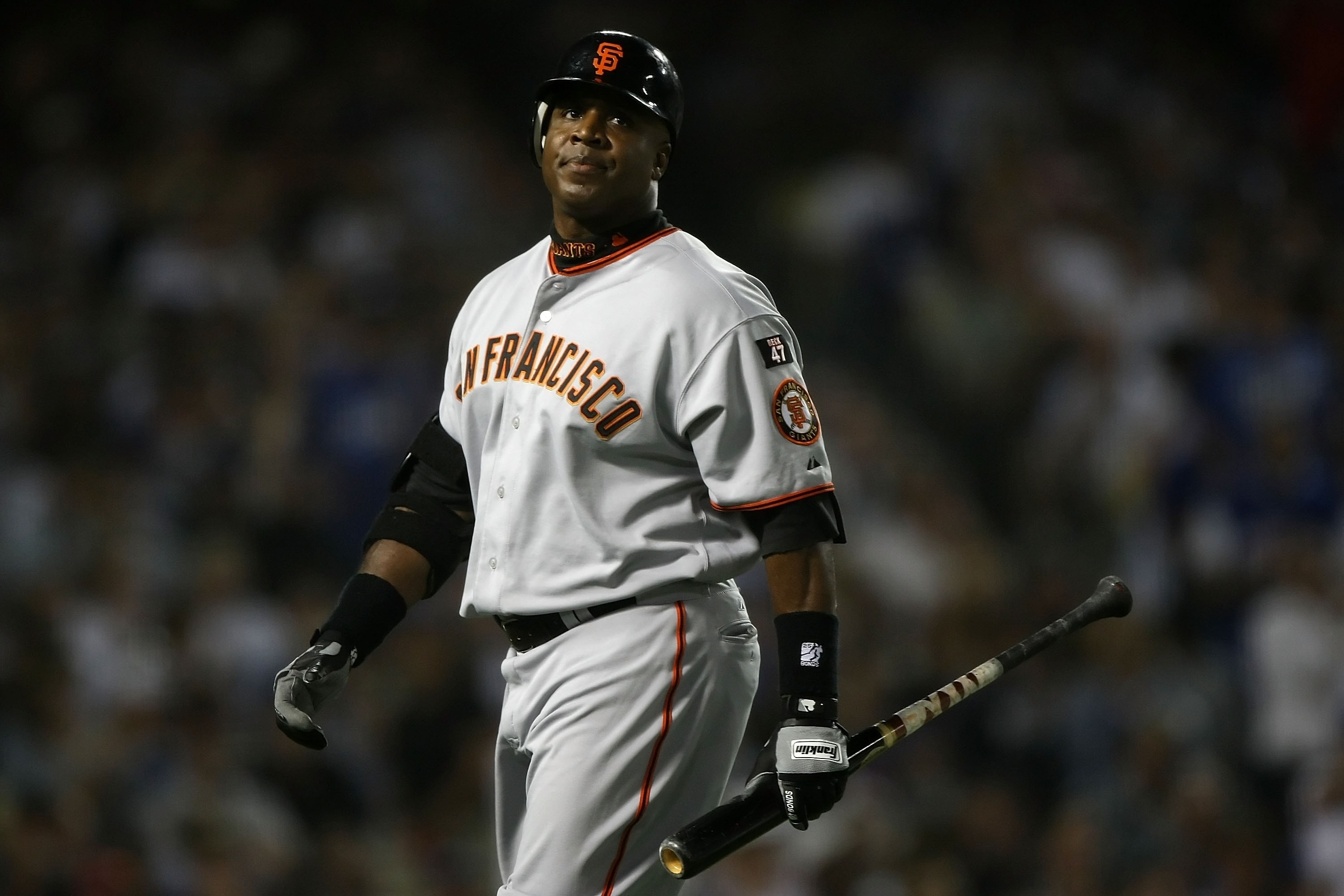 LOS ANGELES, CA - AUGUST 02:  Barry Bonds #25 of the San Francisco Giants reacts after flying out in the fifth inning against the Los Angeles Dodgers at Dodger Stadium on August 2, 2007 in Los Angeles, California.  (Photo by Jed Jacobsohn/Getty Images)