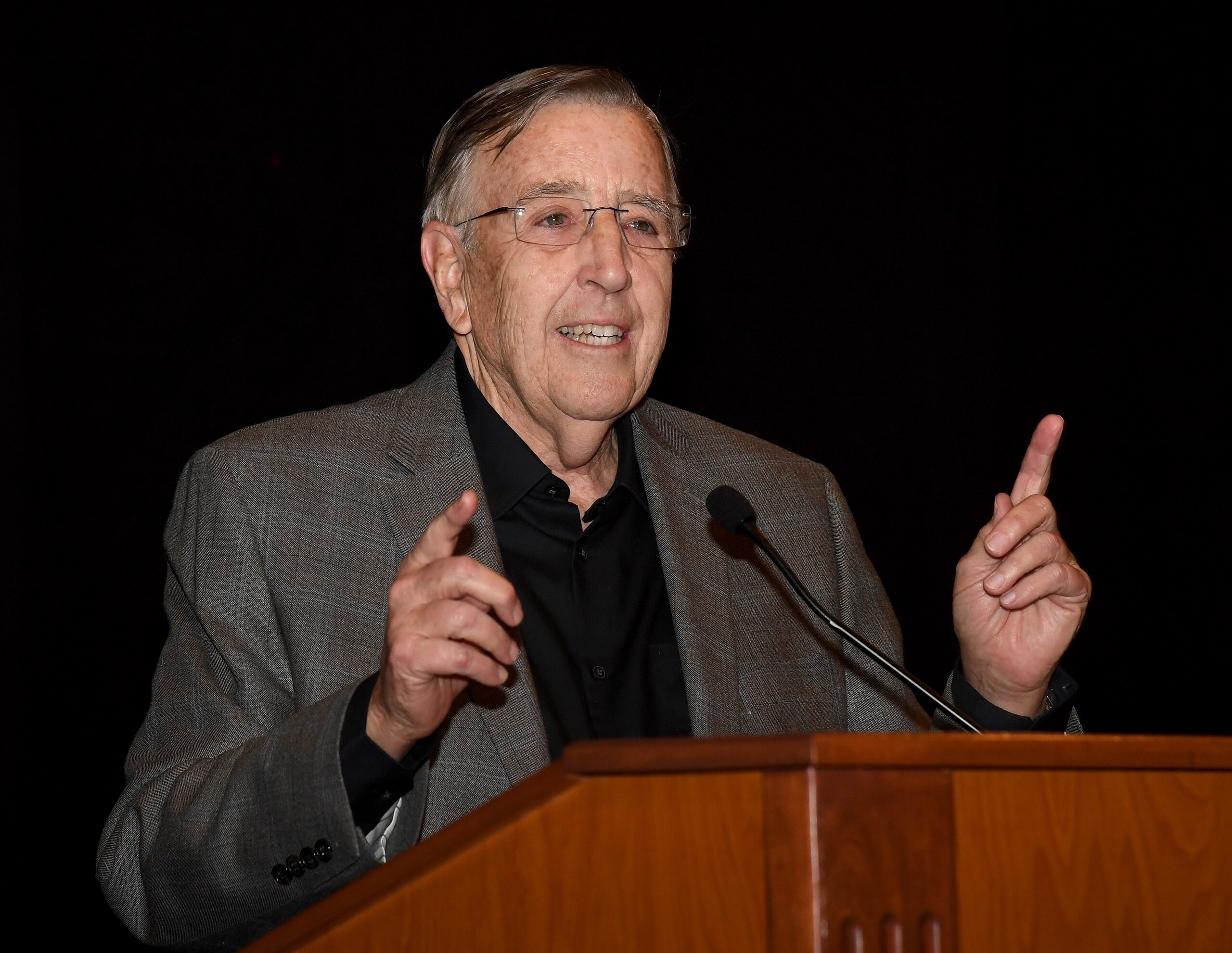 LAS VEGAS, NV - FEBRUARY 03:  Retired sportscaster and VSiN (Vegas Stats & Information Network) managing editor and lead host Brent Musburger speaks before unveiling the VSiN broadcasting studio at the South Point Hotel & Casino sports book on February 3, 2017 in Las Vegas, Nevada. VSiN is the first multi-channel network dedicated to sports gambling information and launches on Sirius XM Radio on February 27. Musburger and boxing announcer and VSiN lead host Al Bernstein will host a special broadcast before Super Bowl LI.  (Photo by Ethan Miller/Getty Images)