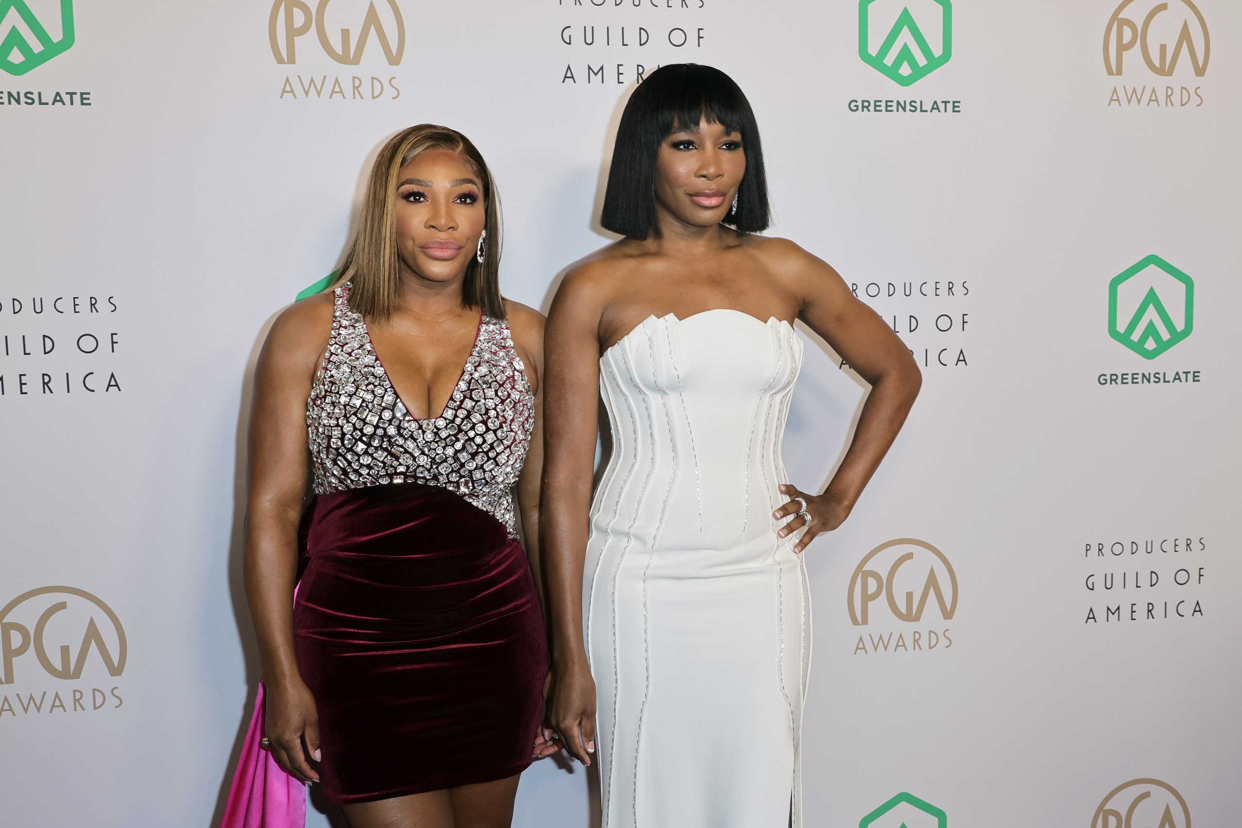 LOS ANGELES, CALIFORNIA - MARCH 19: (L-R) Serena Williams and Venus Williams attend the 33rd Annual Producers Guild Awards at Fairmont Century Plaza on March 19, 2022 in Los Angeles, California. (Photo by Kevin Winter/Getty Images)