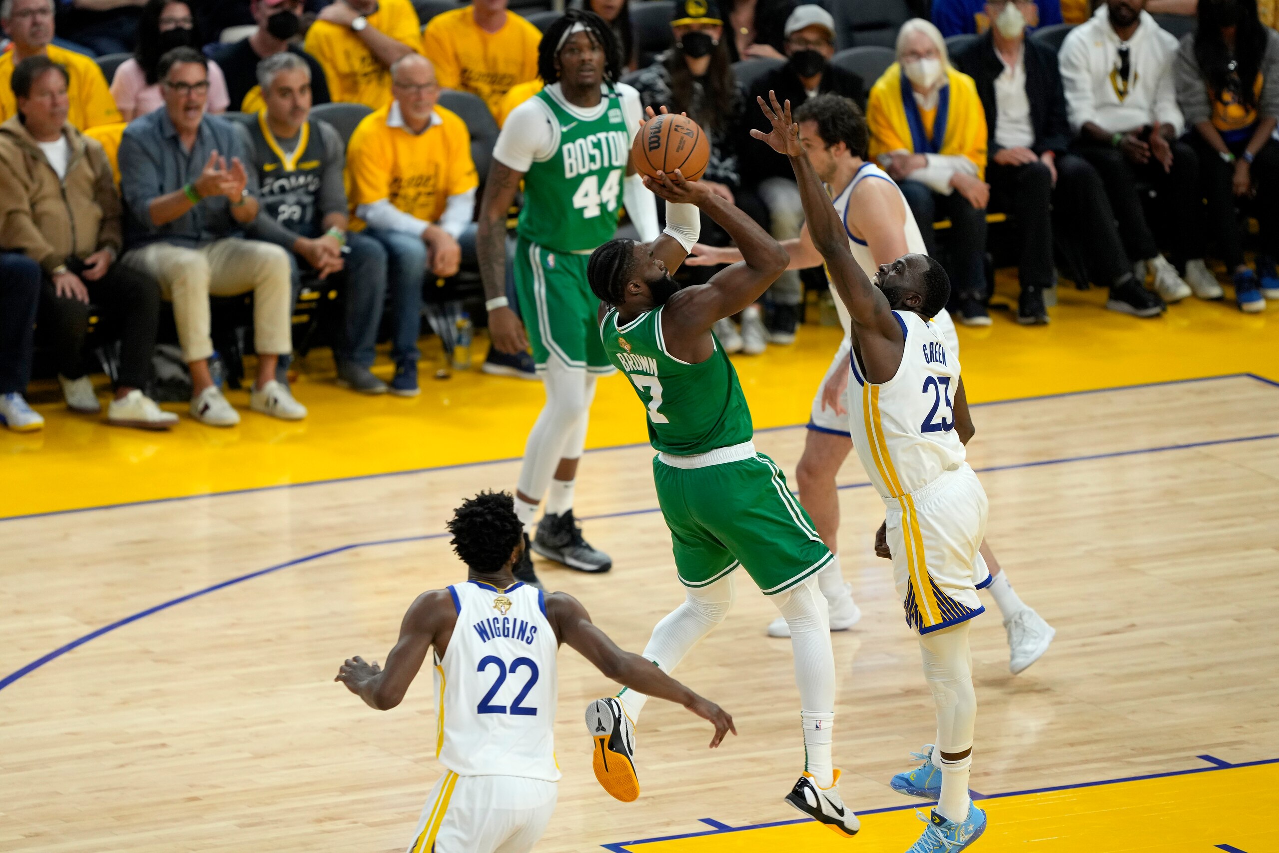 SAN FRANCISCO, CALIFORNIA - JUNE 05: Jaylen Brown #7 of the Boston Celtics shoots over Draymond Green #23 of the Golden State Warriors during the second quarter in Game Two of the 2022 NBA Finals at Chase Center on June 05, 2022 in San Francisco, California. NOTE TO USER: User expressly acknowledges and agrees that, by downloading and/or using this photograph, User is consenting to the terms and conditions of the Getty Images License Agreement. (Photo by Thearon W. Henderson/Getty Images)