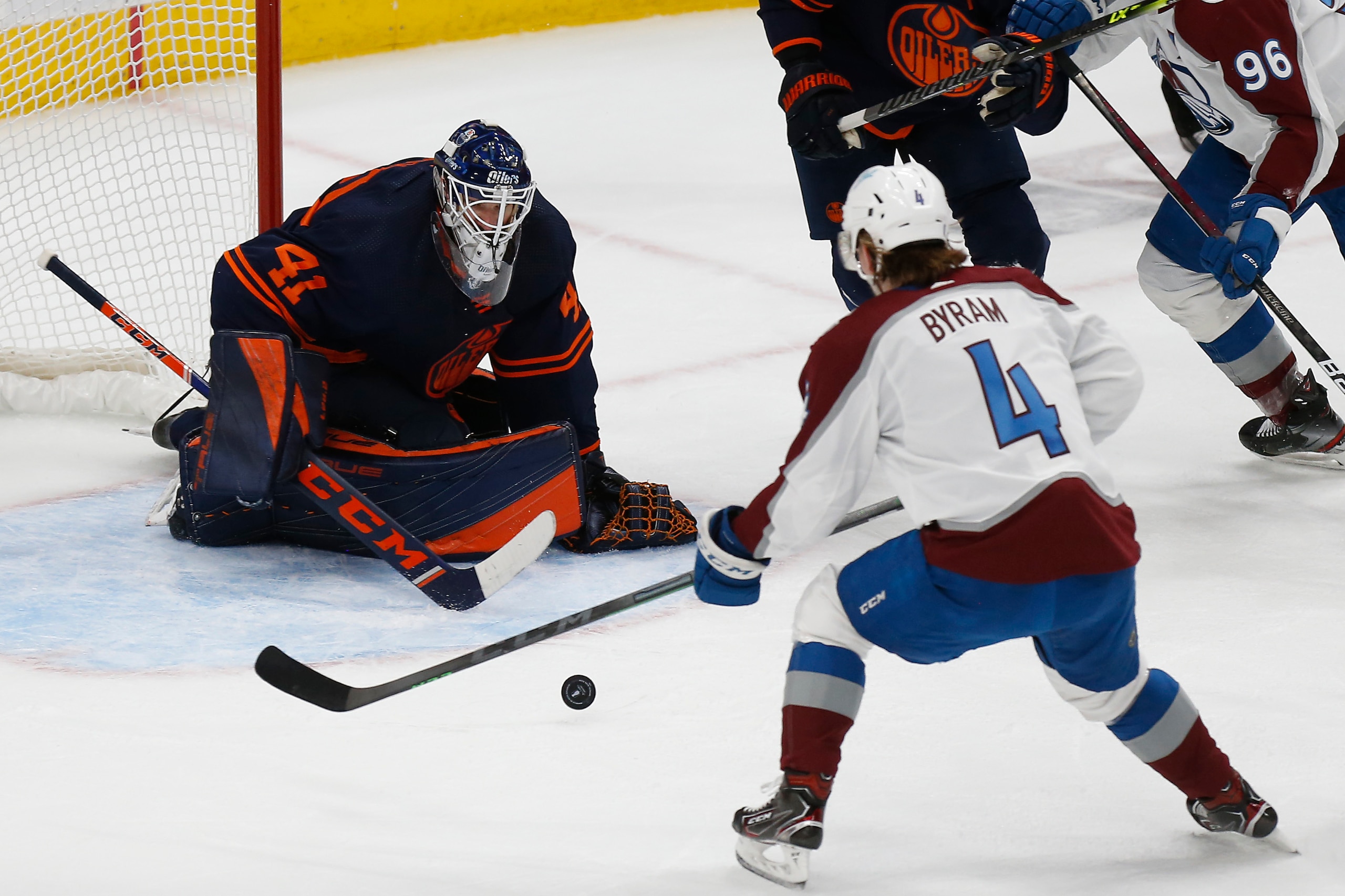 EDMONTON, ALBERTA - JUNE 06: Mike Smith #41 of the Edmonton Oilers defends against Bowen Byram #4 of the Colorado Avalanche in Game Four of the Western Conference Final of the 2022 Stanley Cup Playoffs at Rogers Place on June 06, 2022 in Edmonton, Alberta. (Photo by Codie McLachlan/Getty Images)