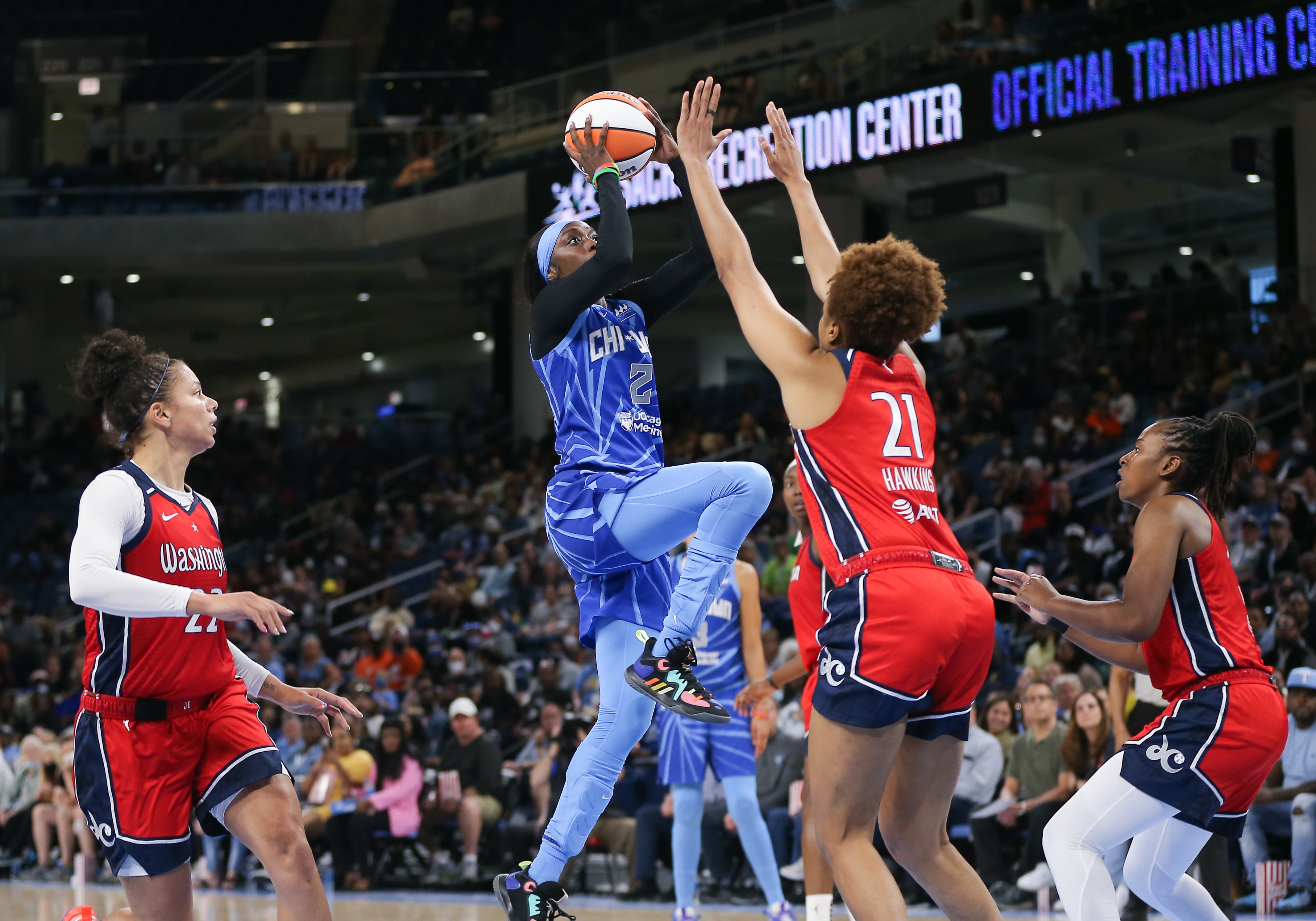 CHICAGO, IL - JUNE 05: Chicago Sky guard Kahleah Copper (2) shoots the ball in action during a WNBA game between the Washington Mystics and Chicago Sky on June 5, 2022, at Wintrust Arena in Chicago, IL. (Photo by Melissa Tamez/Icon Sportswire via Getty Images)