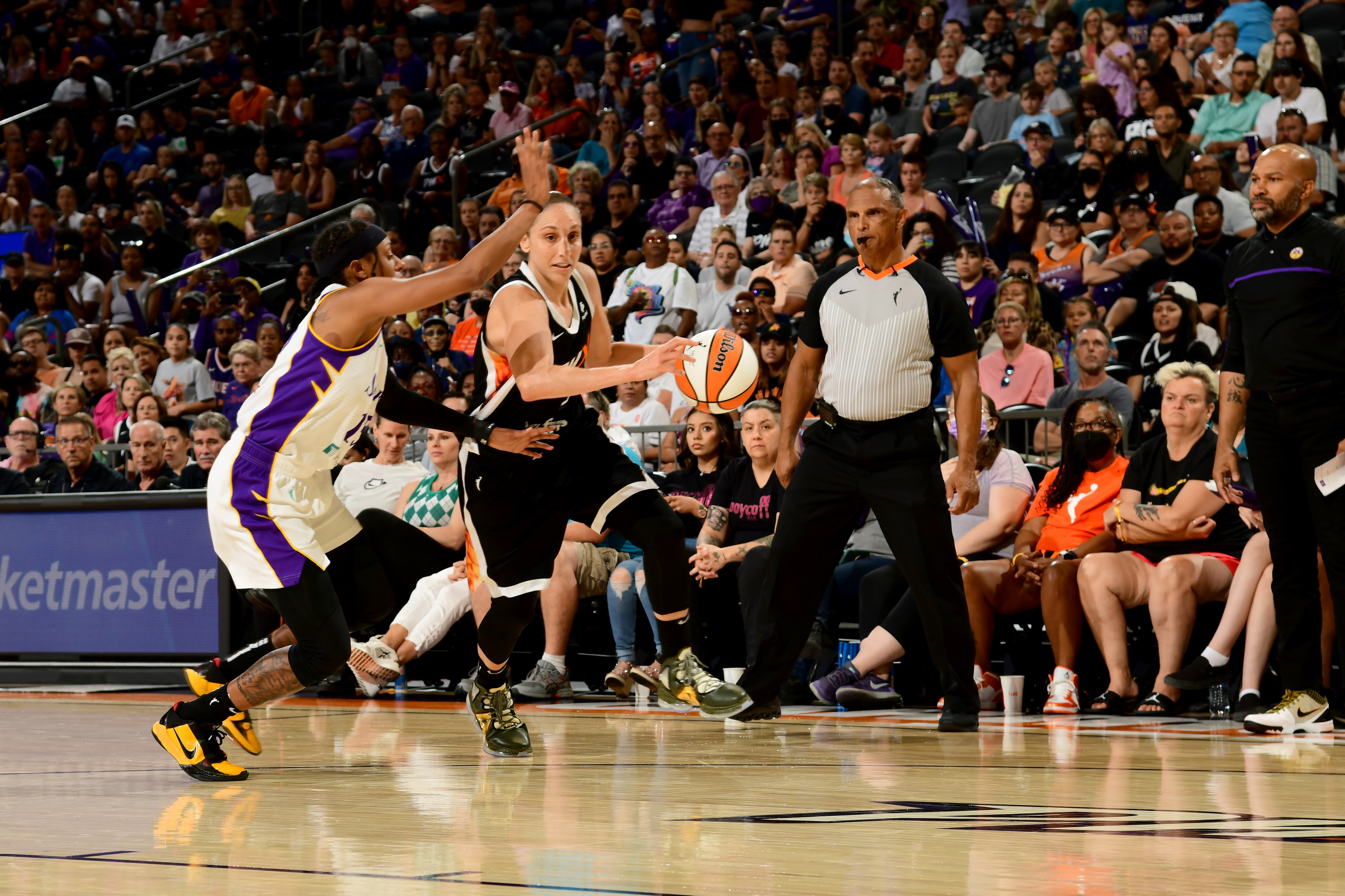 PHOENIX, AZ - June 6: Diana Taurasi #3 of the Phoenix Mercury drives to the basket during the game against the Los Angeles Sparks on June 6, 2022 at Footprint Center in Phoenix, Arizona. NOTE TO USER: User expressly acknowledges and agrees that, by downloading and or using this photograph, user is consenting to the terms and conditions of the Getty Images License Agreement. Mandatory Copyright Notice: Copyright 2022 NBAE (Photo by Kate Frese/NBAE via Getty Images)