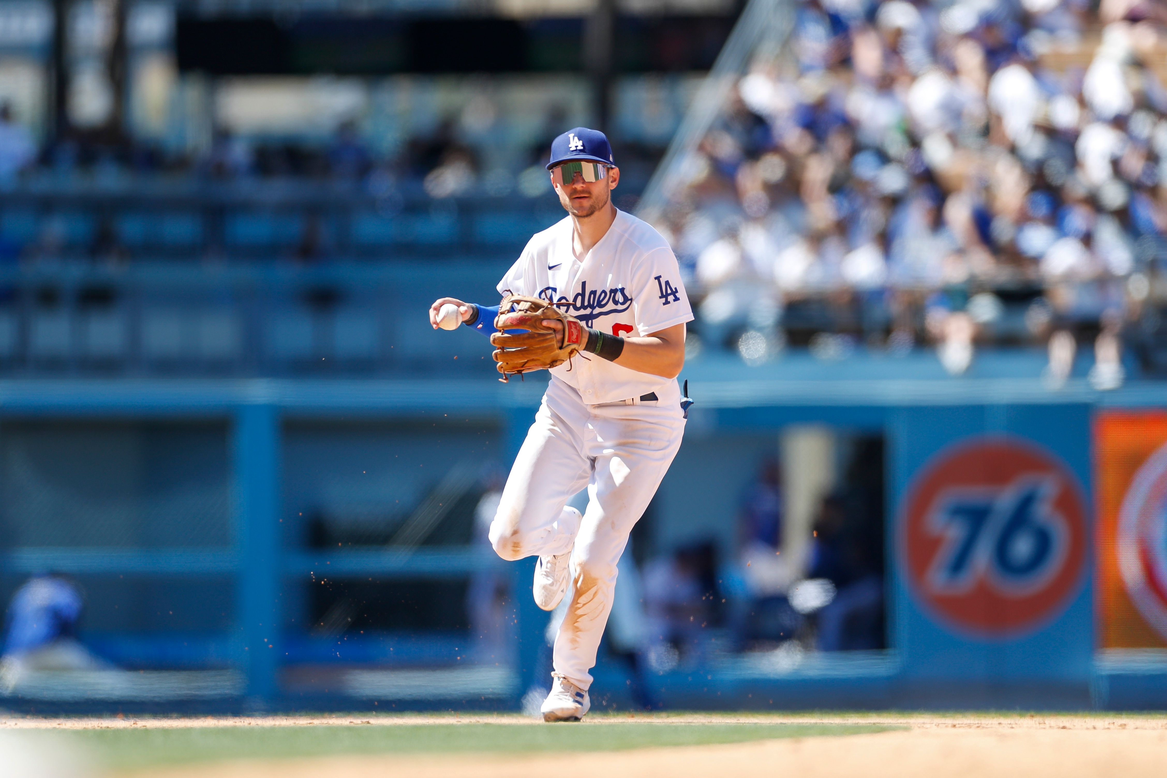 LOS ANGELES, CA - JUNE 05: Los Angeles Dodgers shortstop Trea Turner (6) fields the ball during a regular season game between the New York Mets and Los Angeles Dodgers on June 5, 2022, at Dodger Stadium in Los Angeles, CA. (Photo by Brandon Sloter/Icon Sportswire via Getty Images)