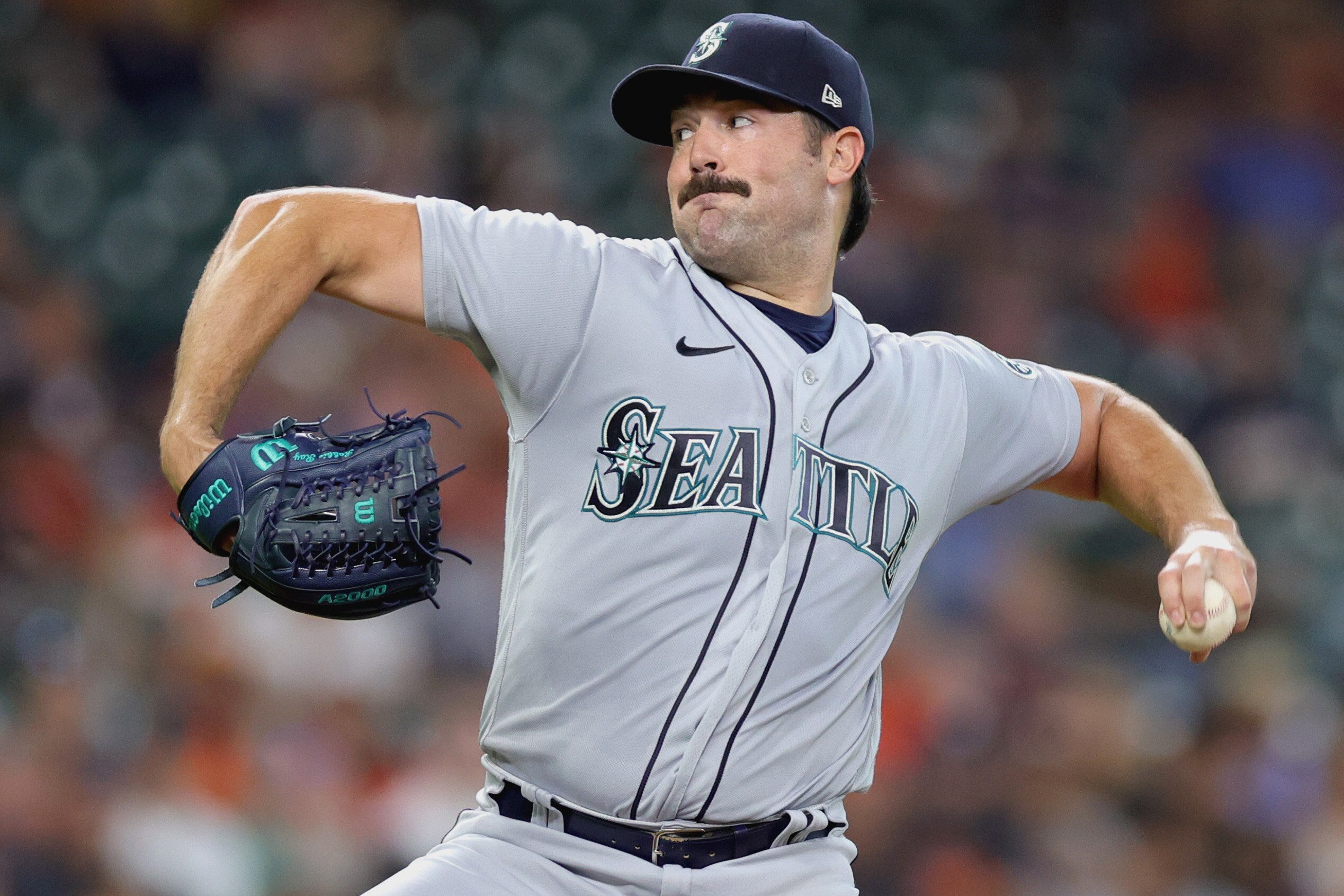 HOUSTON, TEXAS - JUNE 06: Robbie Ray #38 of the Seattle Mariners delivers during the second inning against the Houston Astros at Minute Maid Park on June 06, 2022 in Houston, Texas. (Photo by Carmen Mandato/Getty Images)