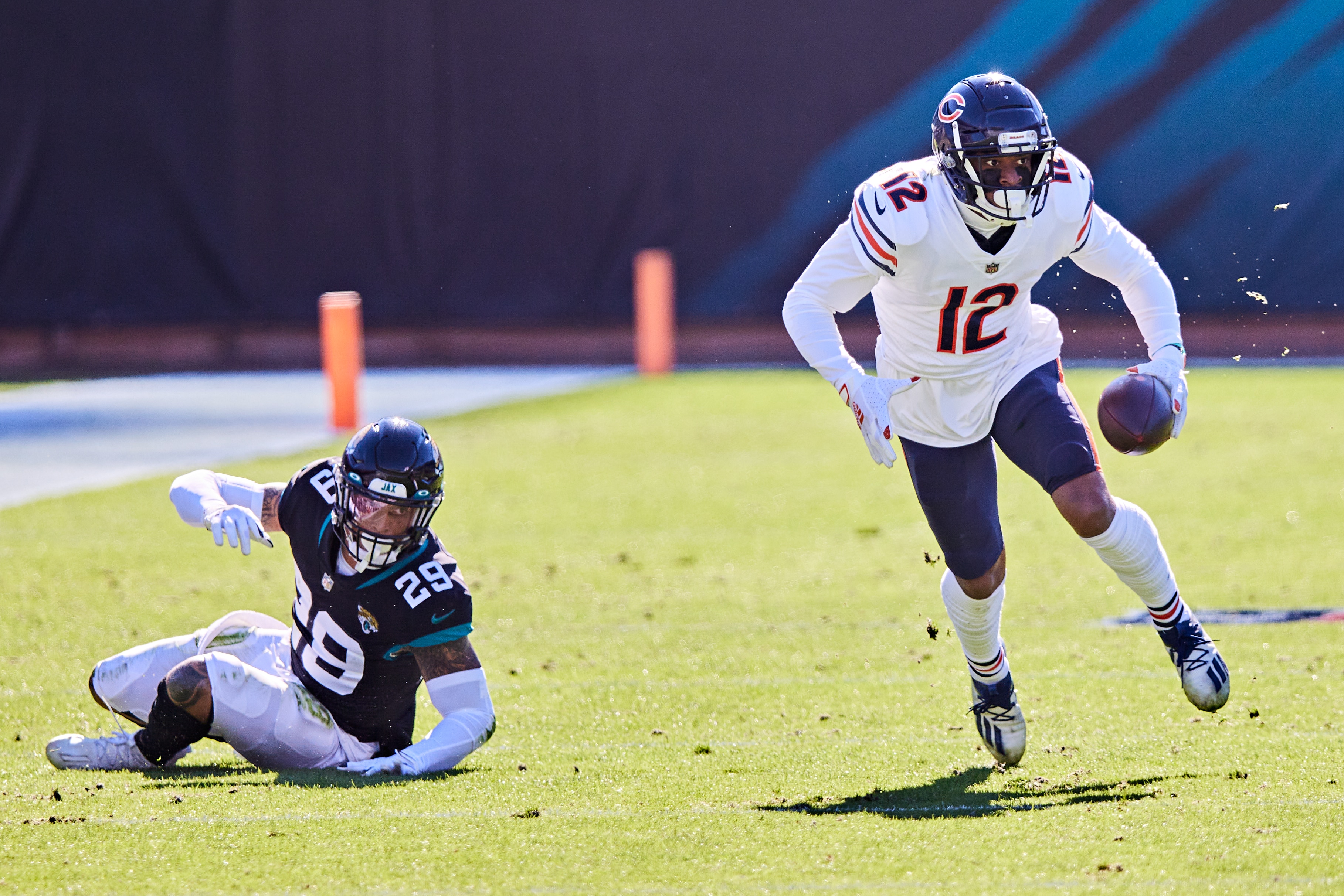 JACKSONVILLE, FLORIDA - DECEMBER 27: Allen Robinson II #12 of the Chicago Bears runs for yardage during the first quarter of a game against the Jacksonville Jaguars at TIAA Bank Field on December 27, 2020 in Jacksonville, Florida. (Photo by James Gilbert/Getty Images)