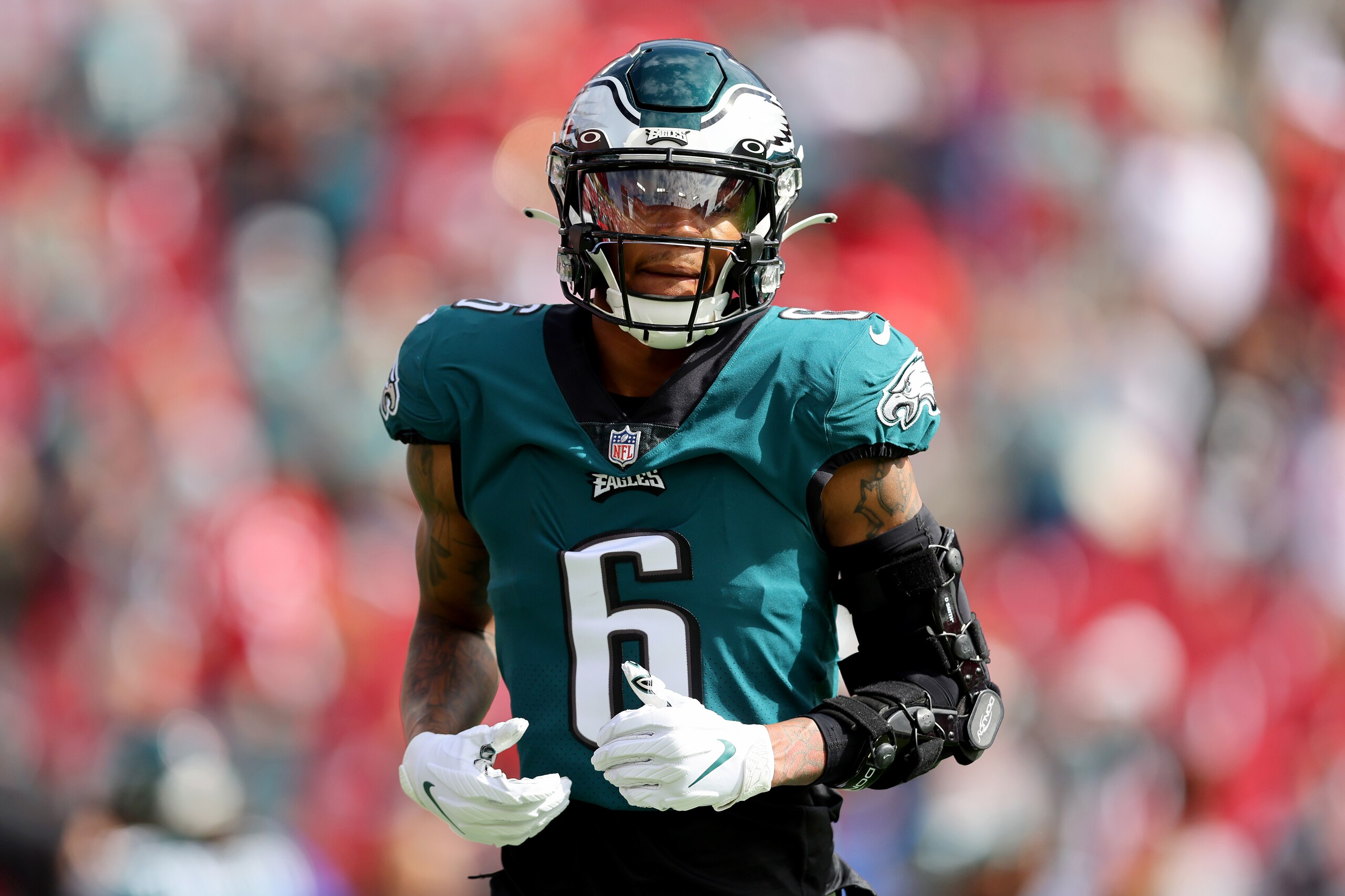 TAMPA, FLORIDA - JANUARY 16: DeVonta Smith #6 of the Philadelphia Eagles warms up prior to the NFC Wild Card Playoff game against the Tampa Bay Buccaneers at Raymond James Stadium on January 16, 2022 in Tampa, Florida. (Photo by Michael Reaves/Getty Images) TAMPA, FLORIDA - JANUARY 16: DeVonta Smith #6 of the Philadelphia Eagles warms up prior to the NFC Wild Card Playoff game against the Tampa Bay Buccaneers at Raymond James Stadium on January 16, 2022 in Tampa, Florida. (Photo by Michael Reaves/Getty Images)