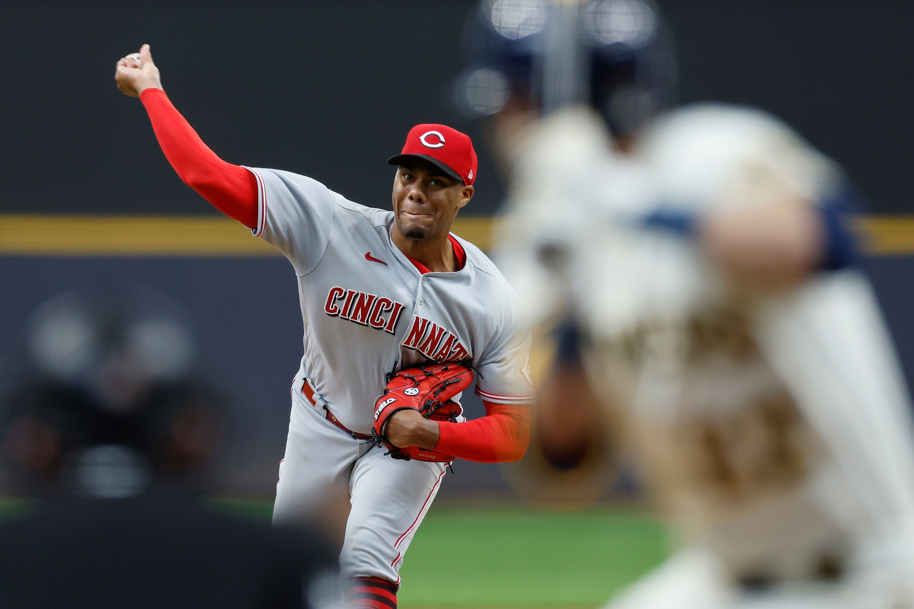 MILWAUKEE, WI - MAY 05: Cincinnati Reds starting pitcher Hunter Greene (21) delivers a pitch during an MLB game against the Milwaukee Brewers on May 5, 2022 at American Family Field in Milwaukee, Wisconsin. (Photo by Joe Robbins/Icon Sportswire via Getty Images)