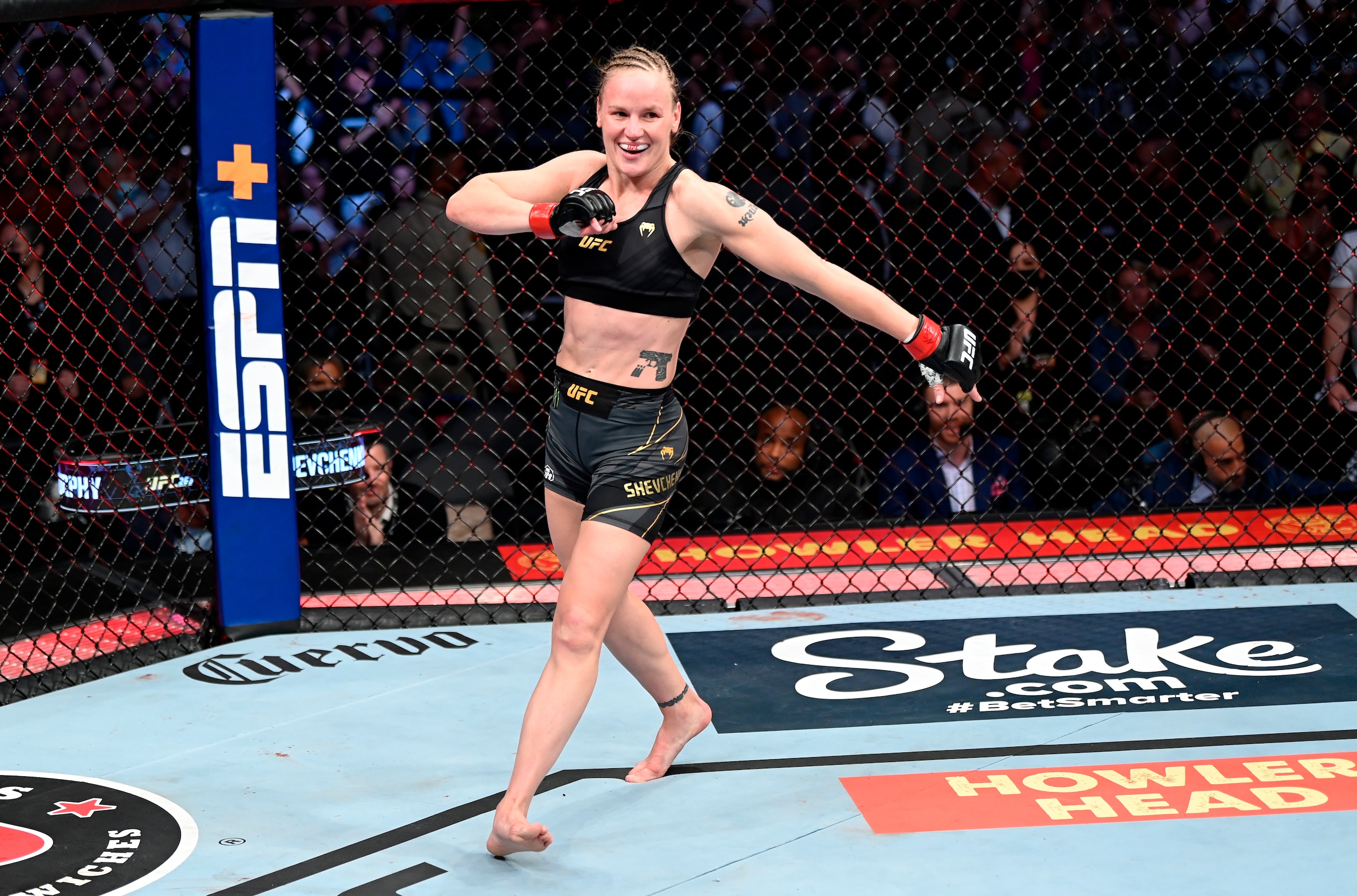 LAS VEGAS, NEVADA - SEPTEMBER 25:  Valentina Shevchenko reacts after defeating Lauren Murphy in their UFC womens flyweight championship fight during UFC 266 at T-Mobile Arena on September 25, 2021 in Las Vegas, Nevada. (Photo by Jeff Bottari/Zuffa LLC via Getty Images)