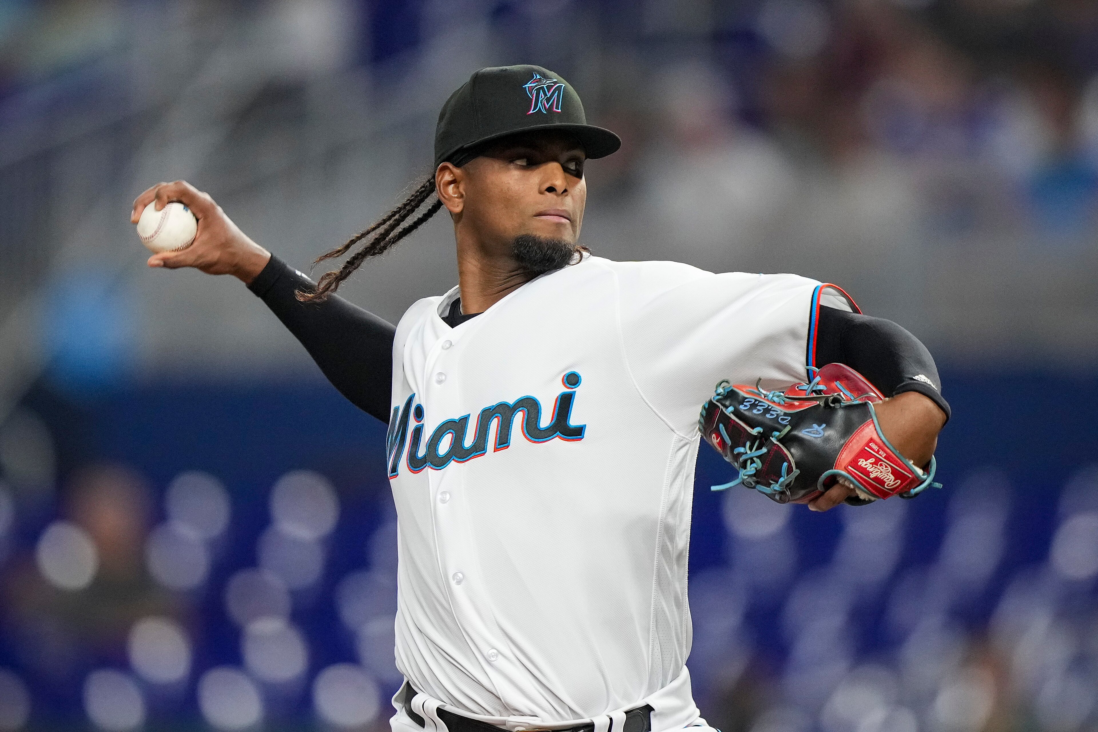 MIAMI, FLORIDA - JUNE 07: Edward Cabrera #27 of the Miami Marlins throws a pitch during the second inning against the Washington Nationals at loanDepot park on June 07, 2022 in Miami, Florida. (Photo by Eric Espada/Getty Images)