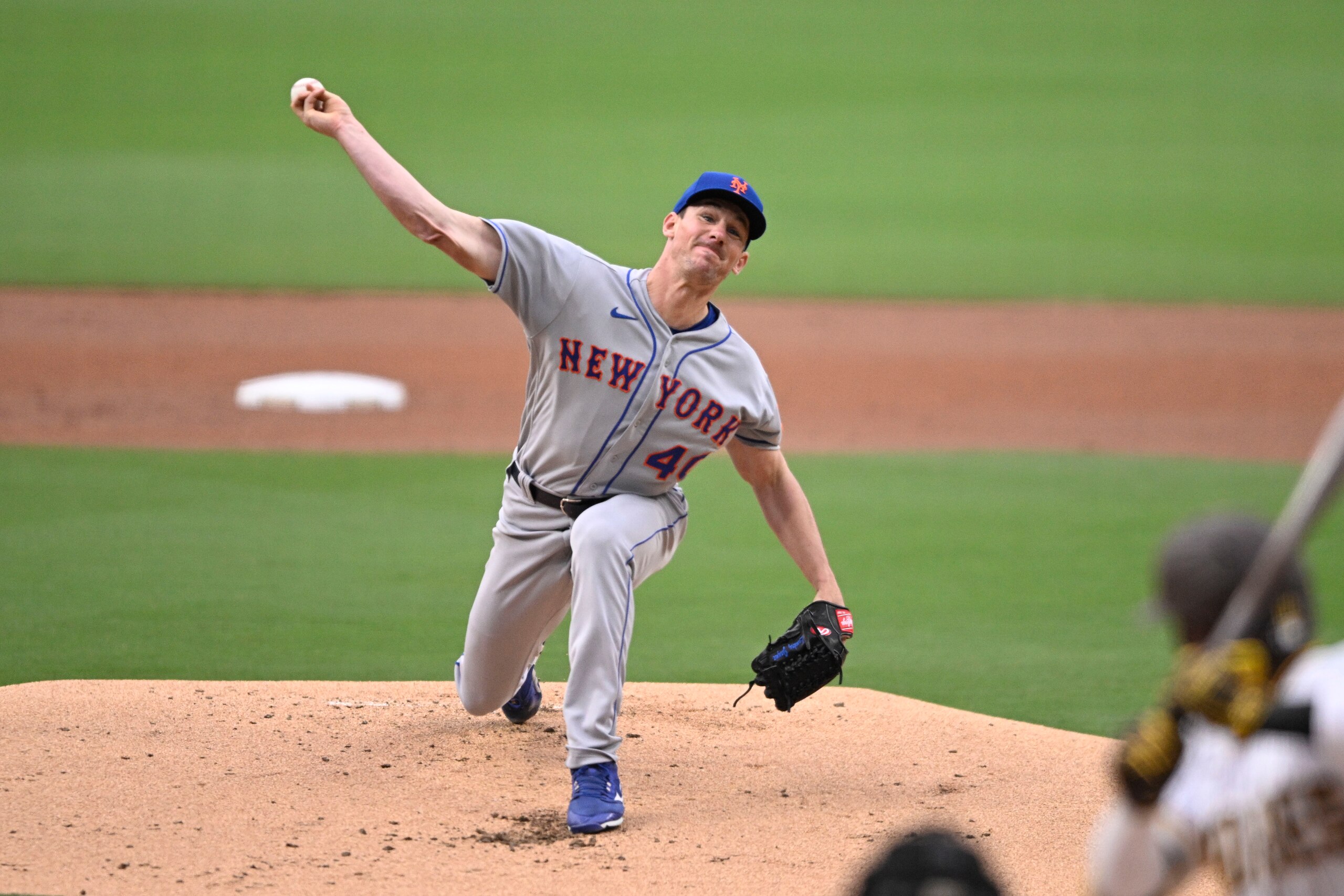 SAN DIEGO, CA - JUNE 8: Chris Bassitt #40 of the New York Mets pitches during the first inning of a baseball game against the San Diego Padres at Petco Park on June 8, 2022 in San Diego, California. (Photo by Denis Poroy/Getty Images)