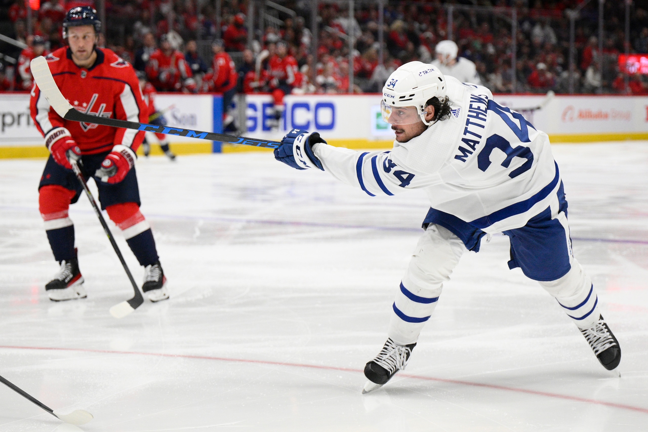 Toronto Maple Leafs center Auston Matthews (34) in action during the second period of an NHL hockey game against the Washington Capitals, Sunday, April 24, 2022, in Washington. (AP Photo/Nick Wass)