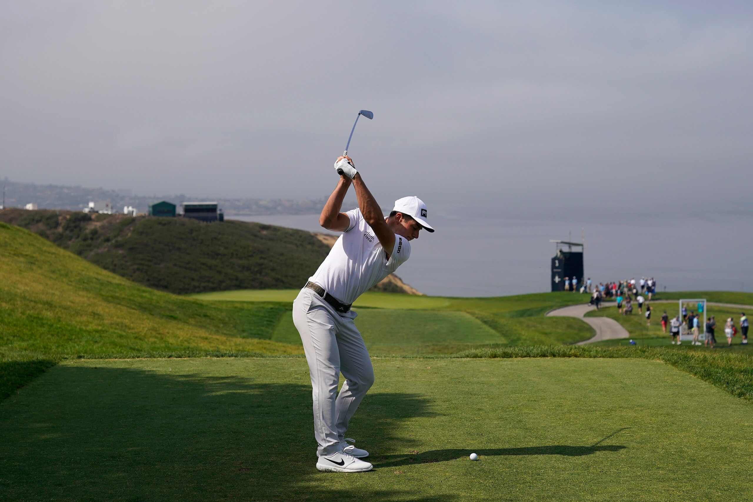 Viktor Hovland, of Norway, plays his shot from the third tee during the first round of the U.S. Open Golf Championship, Thursday, June 17, 2021, at Torrey Pines Golf Course in San Diego. (AP Photo/Gregory Bull)