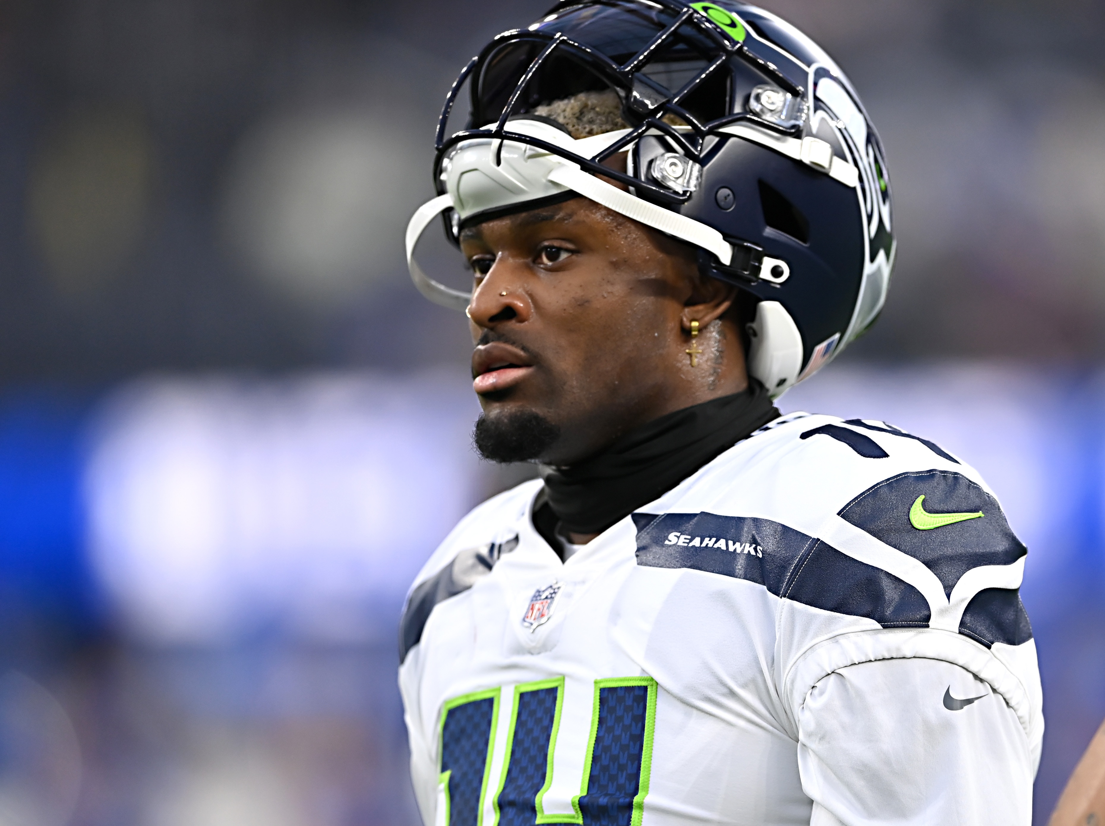 INGLEWOOD, CA - DECEMBER 21: DK Metcalf #14 of the Seattle Seahawks warms up before the game against the Los Angeles Rams at SoFi Stadium on December 19, 2021 in Inglewood, California. (Photo by Jayne Kamin-Oncea/Getty Images)