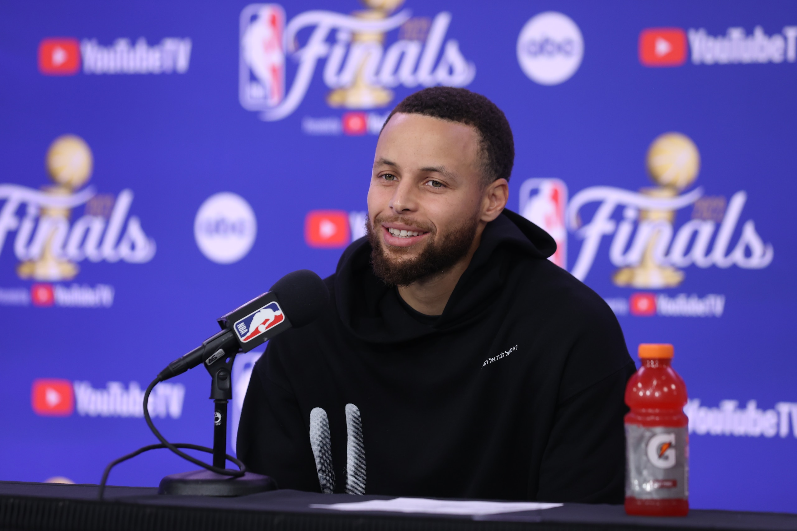 BOSTON, MA - JUNE 10: Stephen Curry #30 of the Golden State Warriors talks to the media after Game Four of the 2022 NBA Finals against the Boston Celtics on June 10, 2022 at TD Garden in Boston, Massachusetts. NOTE TO USER: User expressly acknowledges and agrees that, by downloading and or using this photograph, user is consenting to the terms and conditions of Getty Images License Agreement. Mandatory Copyright Notice: Copyright 2022 NBAE (Photo by Joe Murphy/NBAE via Getty Images) BOSTON, MA - JUNE 10: Stephen Curry #30 of the Golden State Warriors talks to the media after Game Four of the 2022 NBA Finals against the Boston Celtics on June 10, 2022 at TD Garden in Boston, Massachusetts. NOTE TO USER: User expressly acknowledges and agrees that, by downloading and or using this photograph, user is consenting to the terms and conditions of Getty Images License Agreement. Mandatory Copyright Notice: Copyright 2022 NBAE (Photo by Joe Murphy/NBAE via Getty Images)