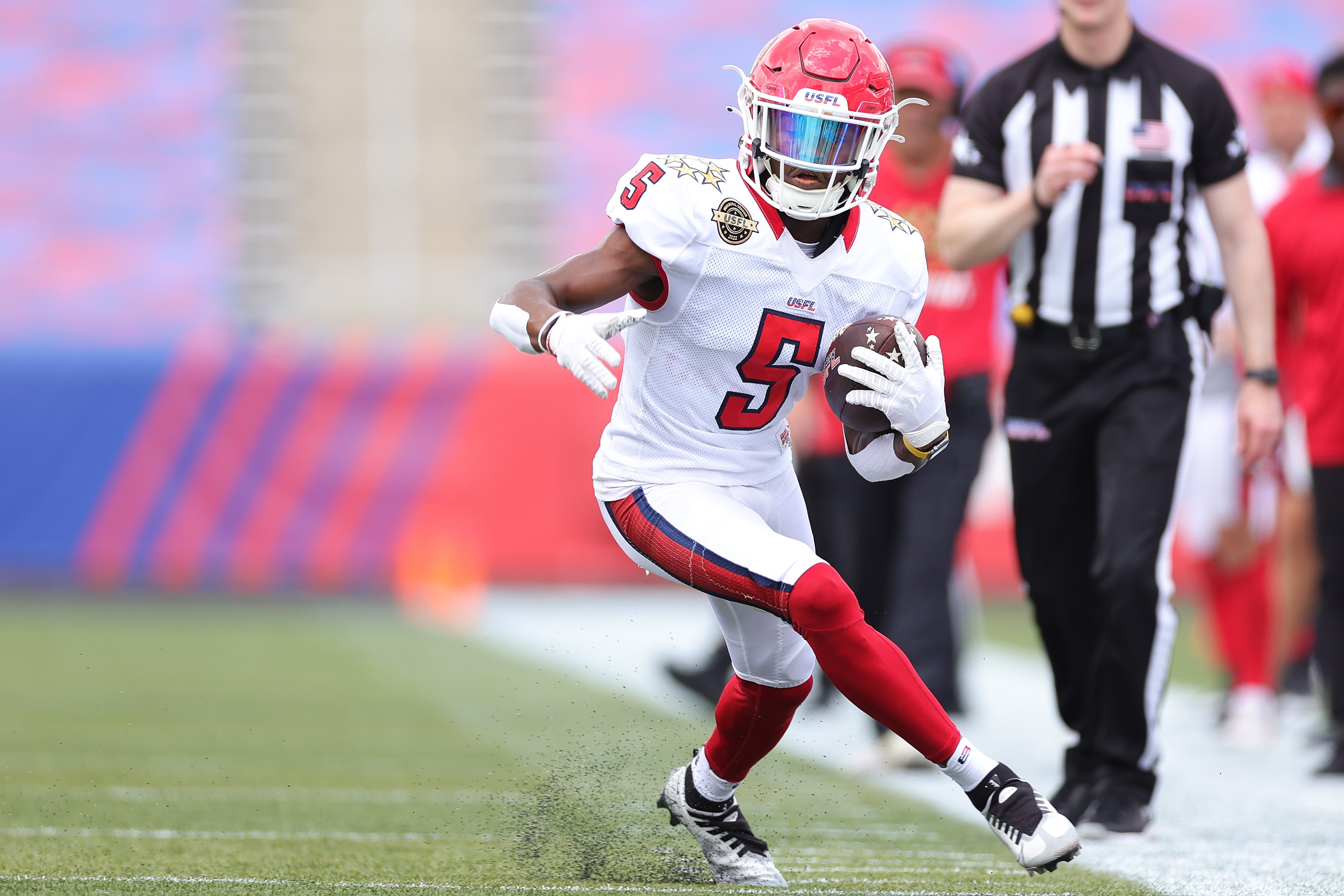BIRMINGHAM, ALABAMA - JUNE 11: KaVontae Turpin #5 of the New Jersey Generals runs with the ball in the second quarter of the game against the Michigan Panthers at Protective Stadium on June 11, 2022 in Birmingham, Alabama. (Photo by Carmen Mandato/USFL/Getty Images)