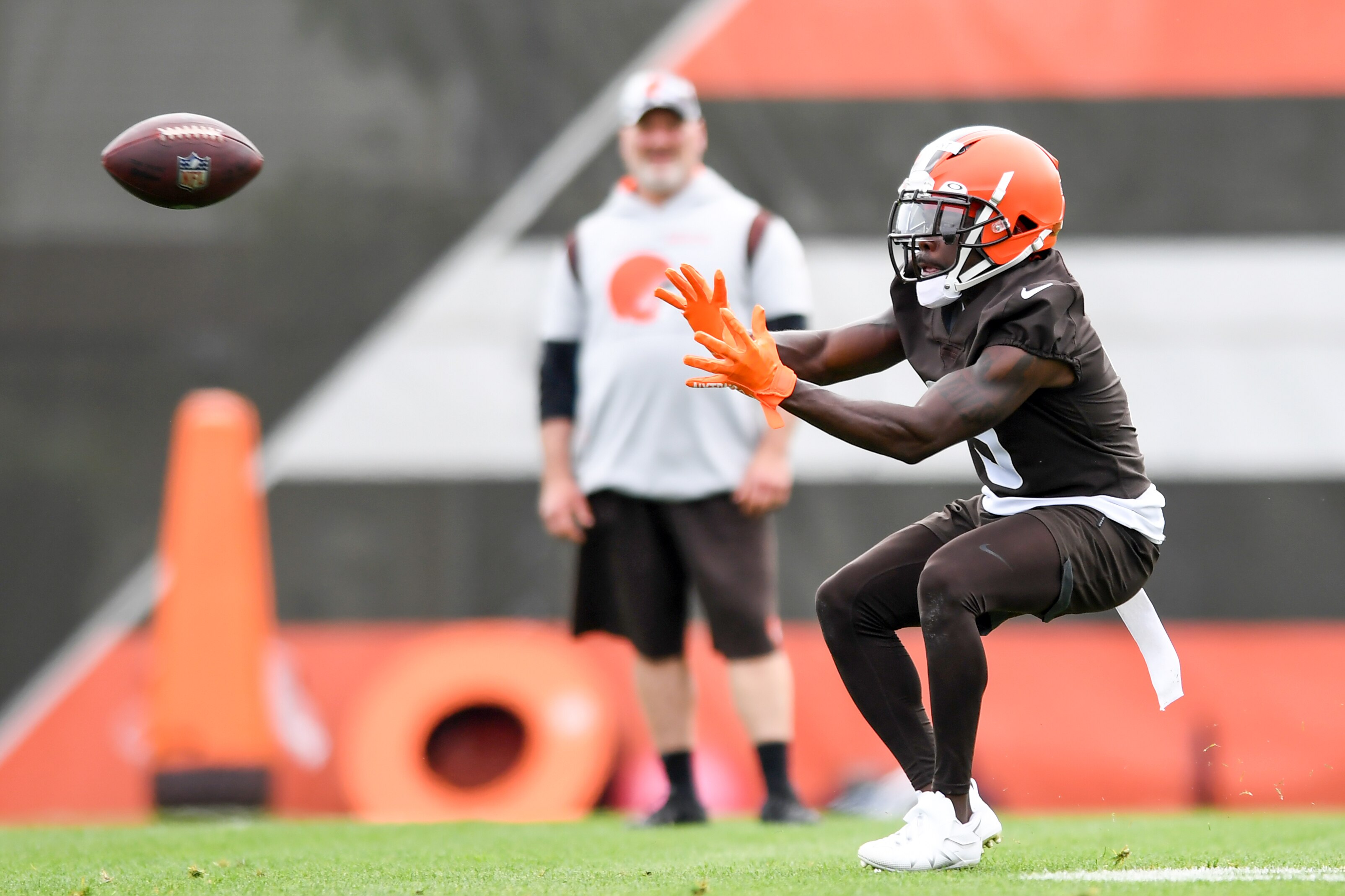 BEREA, OH - MAY 25: Jakeem Grant Sr. #9 of the Cleveland Browns catches a pass during the Cleveland Browns OTAs at CrossCountry Mortgage Campus on May 25, 2022 in Berea, Ohio. (Photo by Nick Cammett/Diamond Images via Getty Images)