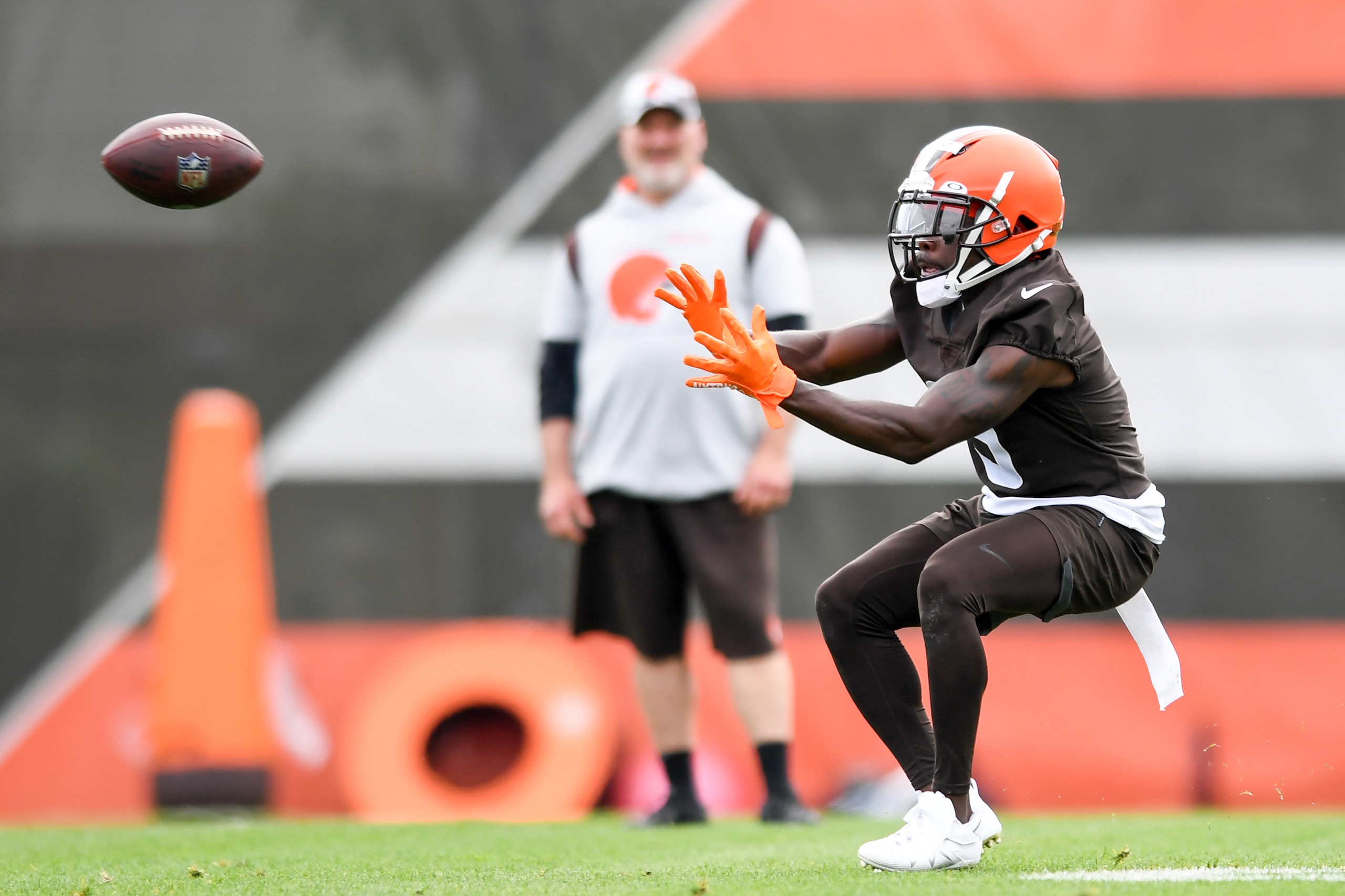BEREA, OH - MAY 25: Jakeem Grant Sr. #9 of the Cleveland Browns catches a pass during the Cleveland Browns OTAs at CrossCountry Mortgage Campus on May 25, 2022 in Berea, Ohio. (Photo by Nick Cammett/Diamond Images via Getty Images)
