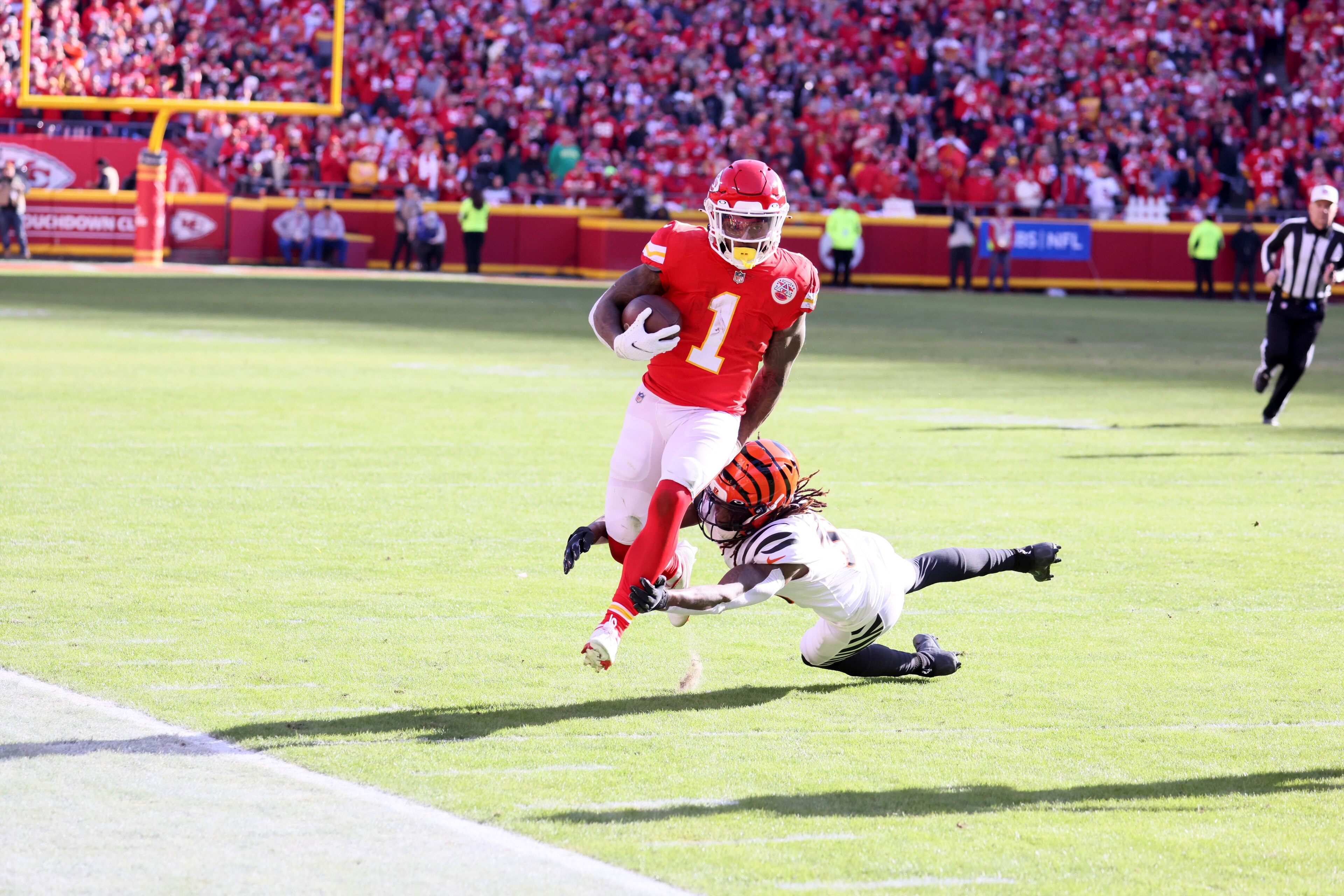 Football: NFL Playoffs: Kansas City Chiefs  Jerick McKinnon (1)) in action vs Cincinnati Bengals at Arrowhead Stadium. Kansas City, MO 1/30/2022 CREDIT: David E. Klutho (Photo by David E. Klutho/Sports Illustrated via Getty Images) (Set Number: X163917 TK1)