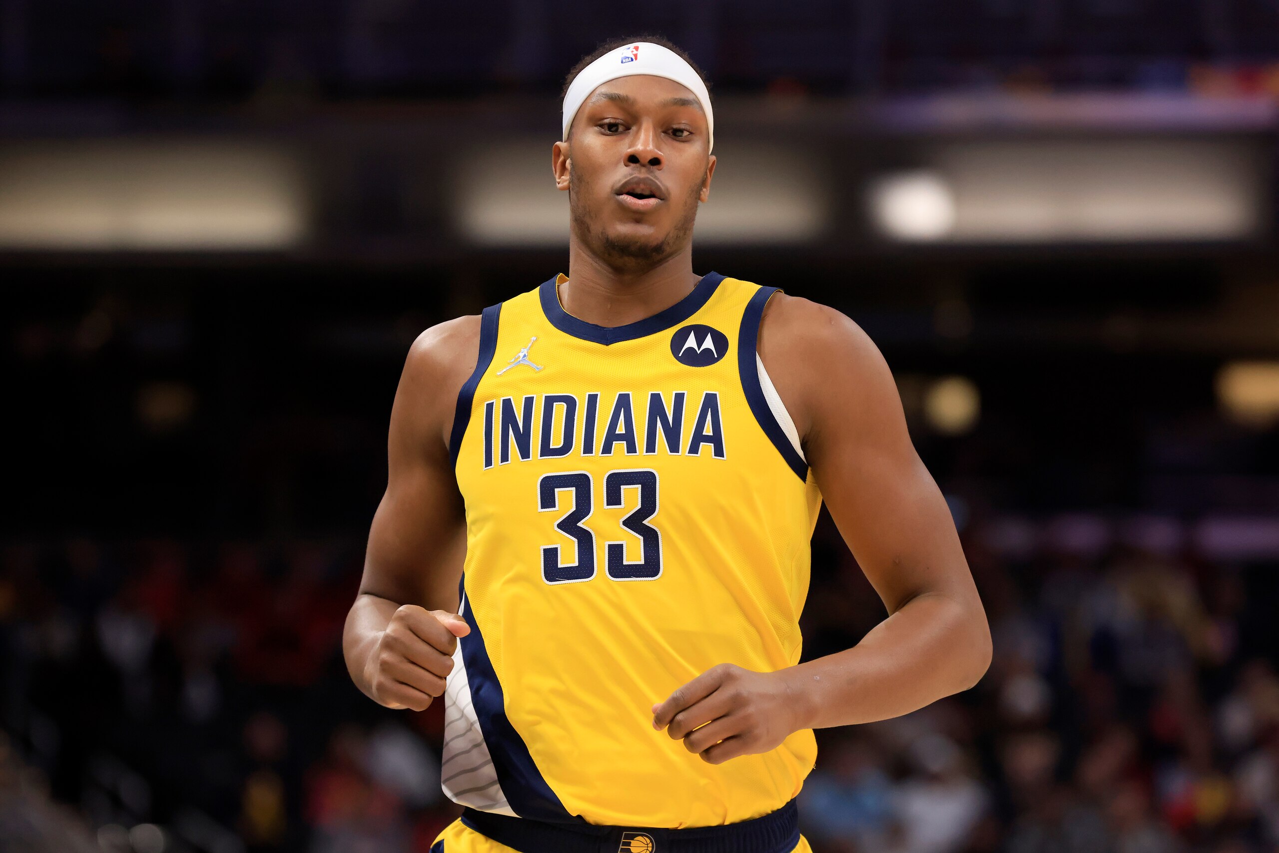 INDIANAPOLIS, INDIANA - DECEMBER 31: Myles Turner #33 of the Indiana Pacers in action in the game against the Chicago Bulls at Gainbridge Fieldhouse on December 31, 2021 in Indianapolis, Indiana. NOTE TO USER: User expressly acknowledges and agrees that, by downloading and or using this Photograph, user is consenting to the terms and conditions of the Getty Images License Agreement. (Photo by Justin Casterline/Getty Images)