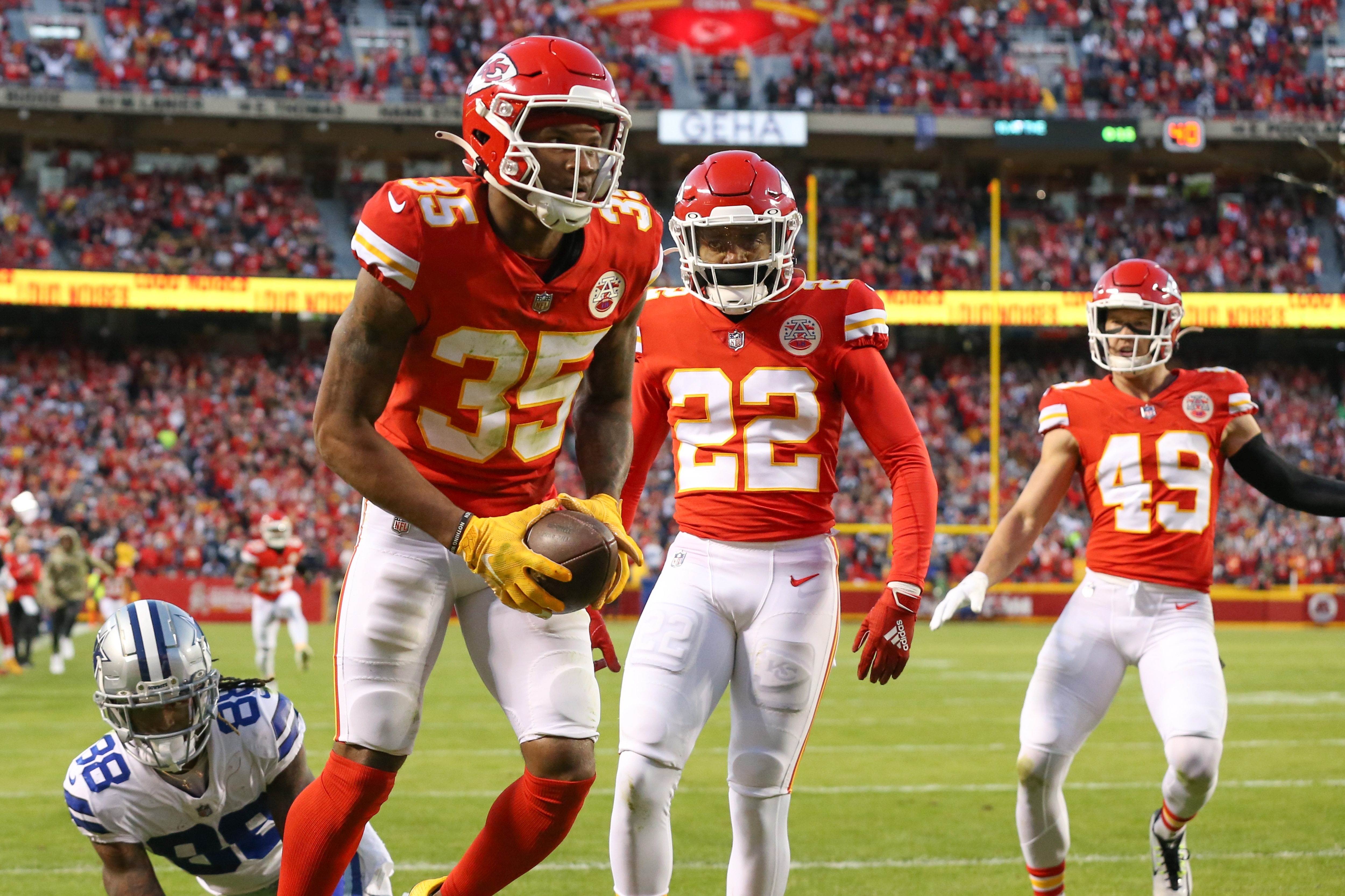KANSAS CITY, MO - NOVEMBER 21: Kansas City Chiefs cornerback Charvarius Ward (35) after an interception late in the second quarter of an NFL football game between the Dallas Cowboys and Kansas City Chiefs on Nov 21, 2021 at GEHA Field at Arrowhead Stadium in Kansas City, MO. (Photo by Scott Winters/Icon Sportswire via Getty Images)