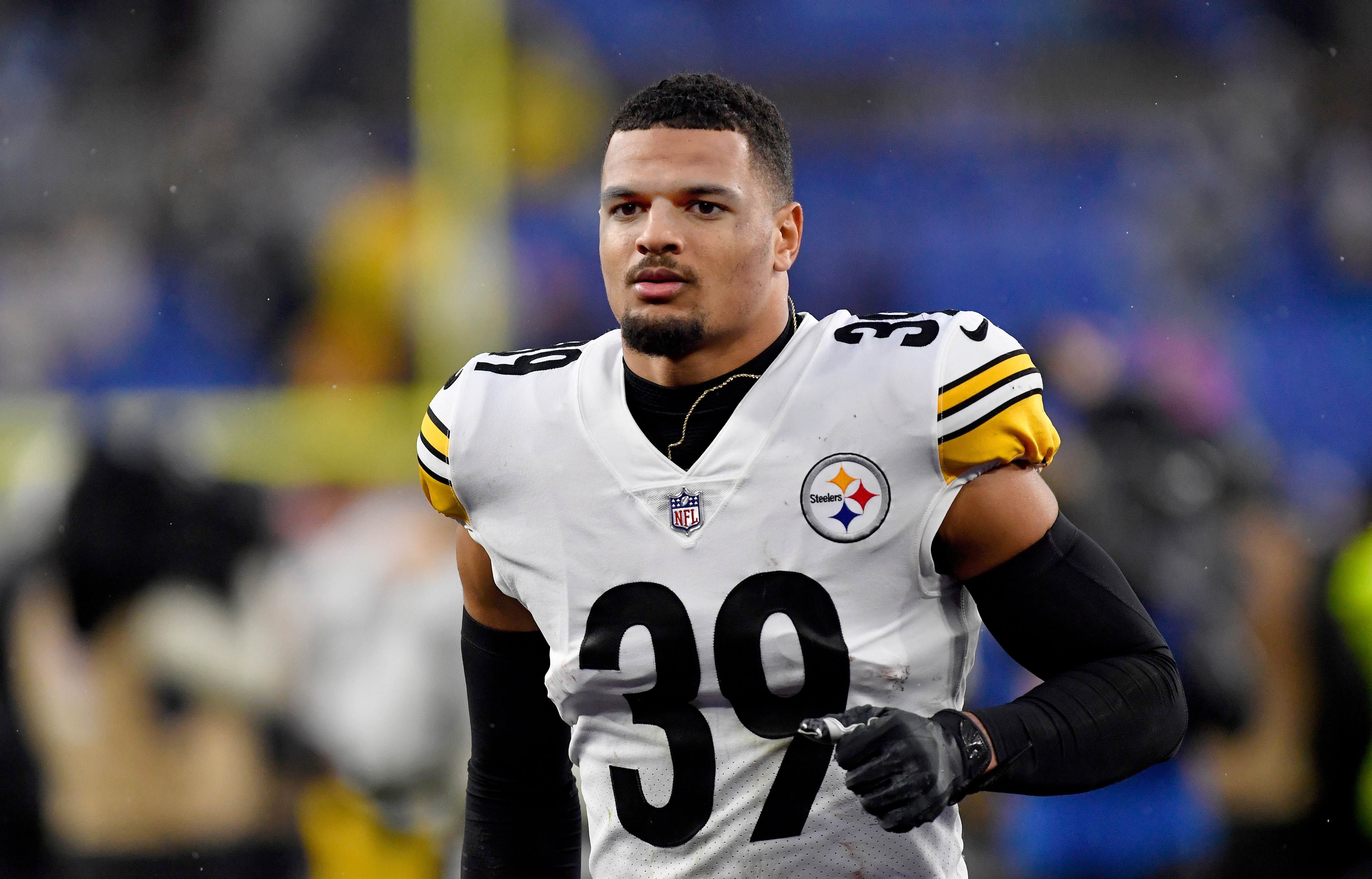 BALTIMORE, MD - JANUARY 09: Pittsburgh safety Minkah Fitzpatrick (39) walks off the field during the Pittsburgh Steelers versus Baltimore Ravens National Football League game at M&T Bank Stadium on January 9, 2022 in Baltimore, MD. (Photo by Randy Litzinger/Icon Sportswire via Getty Images)