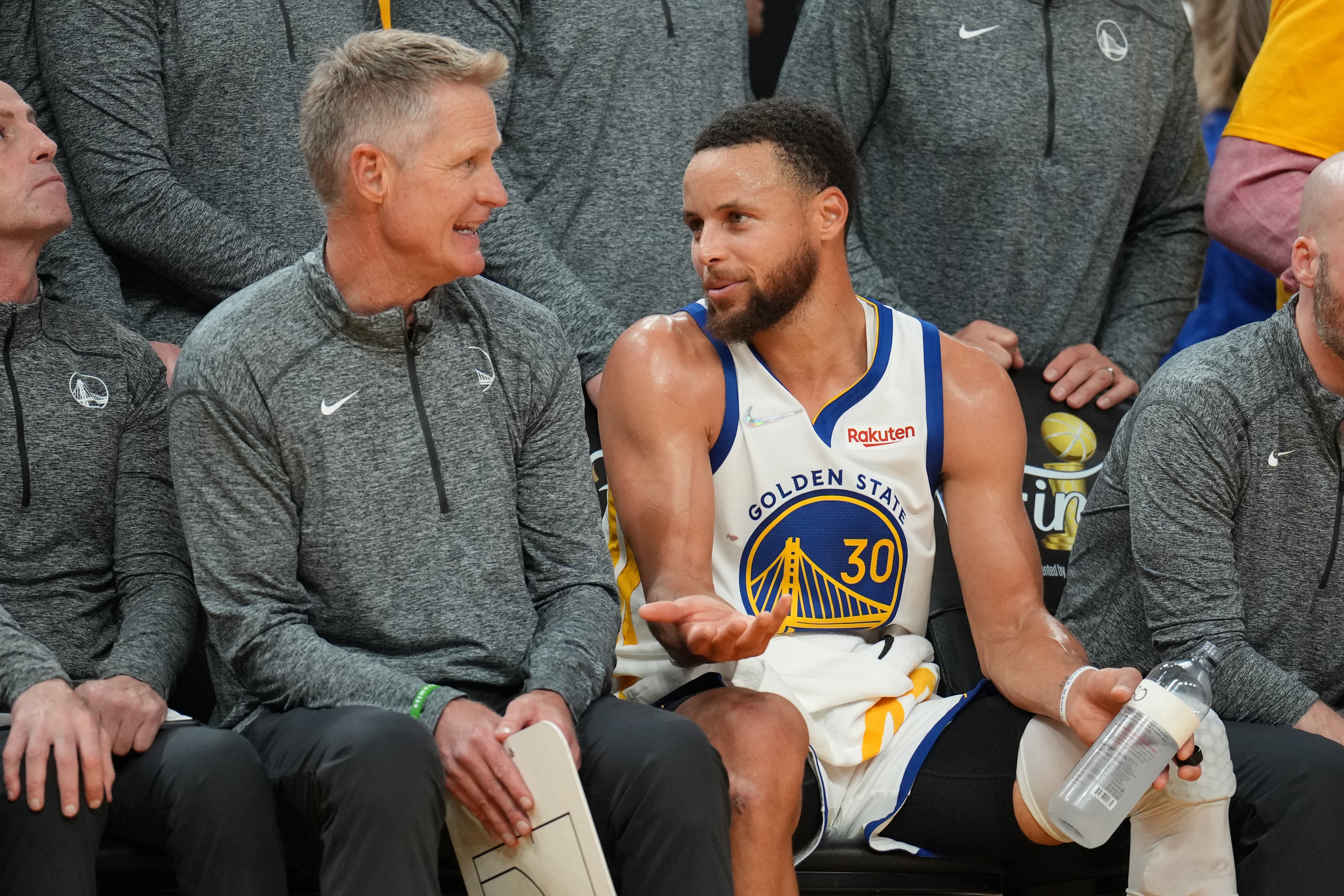 SAN FRANCISCO, CA - JUNE 13: Head Coach Steve Kerr of the Golden State Warriors talks to Stephen Curry #30 during Game Five of the 2022 NBA Finals on June 13, 2022 at Chase Center in San Francisco, California. NOTE TO USER: User expressly acknowledges and agrees that, by downloading and or using this photograph, user is consenting to the terms and conditions of Getty Images License Agreement. Mandatory Copyright Notice: Copyright 2022 NBAE (Photo by Jesse D. Garrabrant/NBAE via Getty Images)