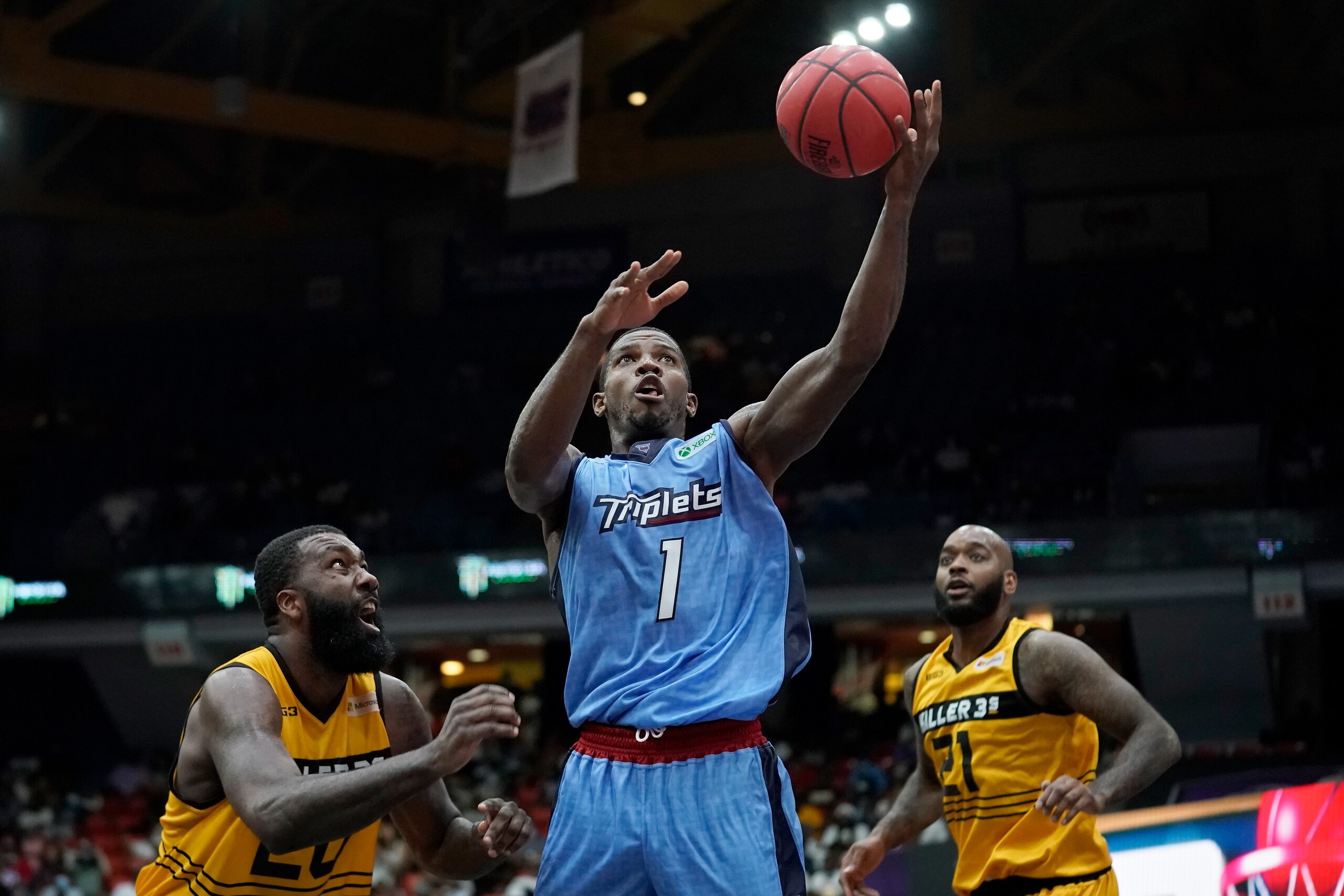 CHICAGO, ILLINOIS - AUGUST 07: Joe Johnson #1 of the Triplets attempts a shot past Donte Greene #20 of the Killer 3's during BIG3 - Week Six at Credit Union 1 Arena on August 07, 2021 in Chicago, Illinois. (Photo by Patrick McDermott/Getty Images)