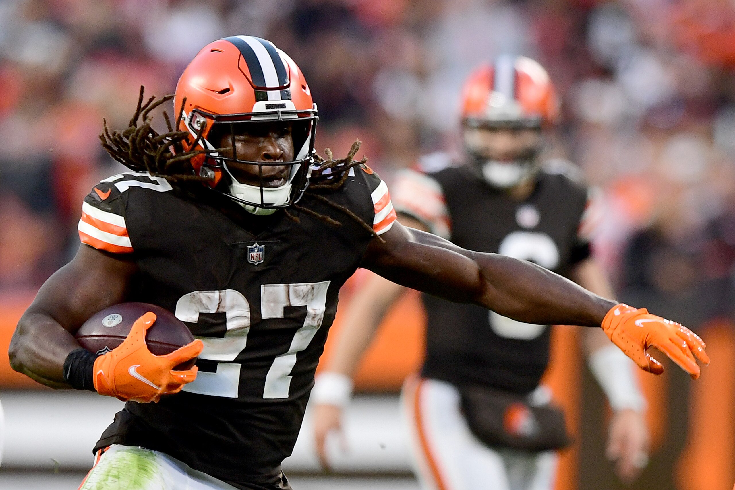 CLEVELAND, OHIO - OCTOBER 17: Kareem Hunt #27 of the Cleveland Browns runs with the ball during the fourth quarter against the Arizona Cardinals at FirstEnergy Stadium on October 17, 2021 in Cleveland, Ohio. (Photo by Emilee Chinn/Getty Images)