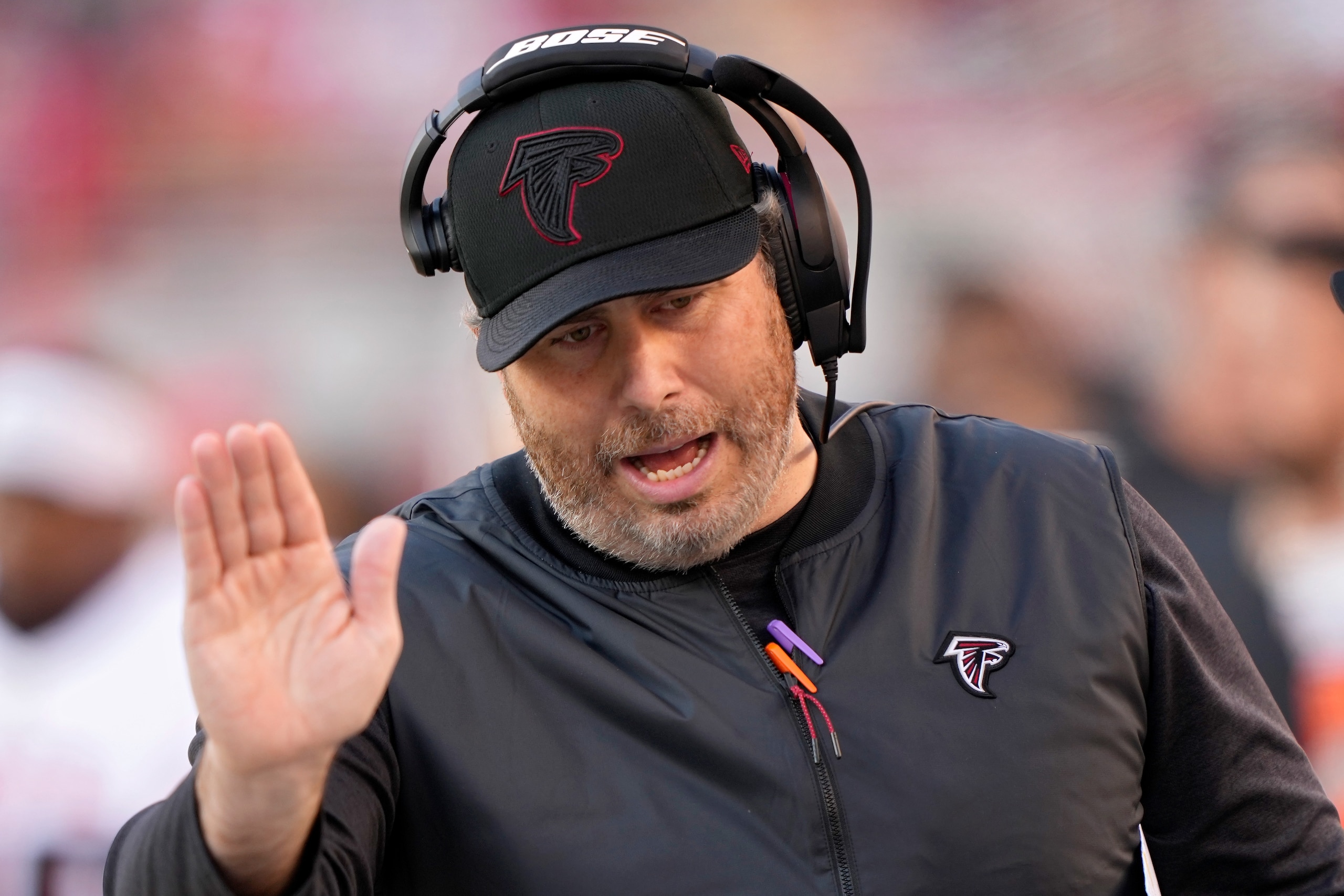 SANTA CLARA, CALIFORNIA - DECEMBER 19: Head coach Arthur Smith of the Atlanta Falcons meets with his steam in the third quarter against the San Francisco 49ers at Levi's Stadium on December 19, 2021 in Santa Clara, California. (Photo by Thearon W. Henderson/Getty Images)