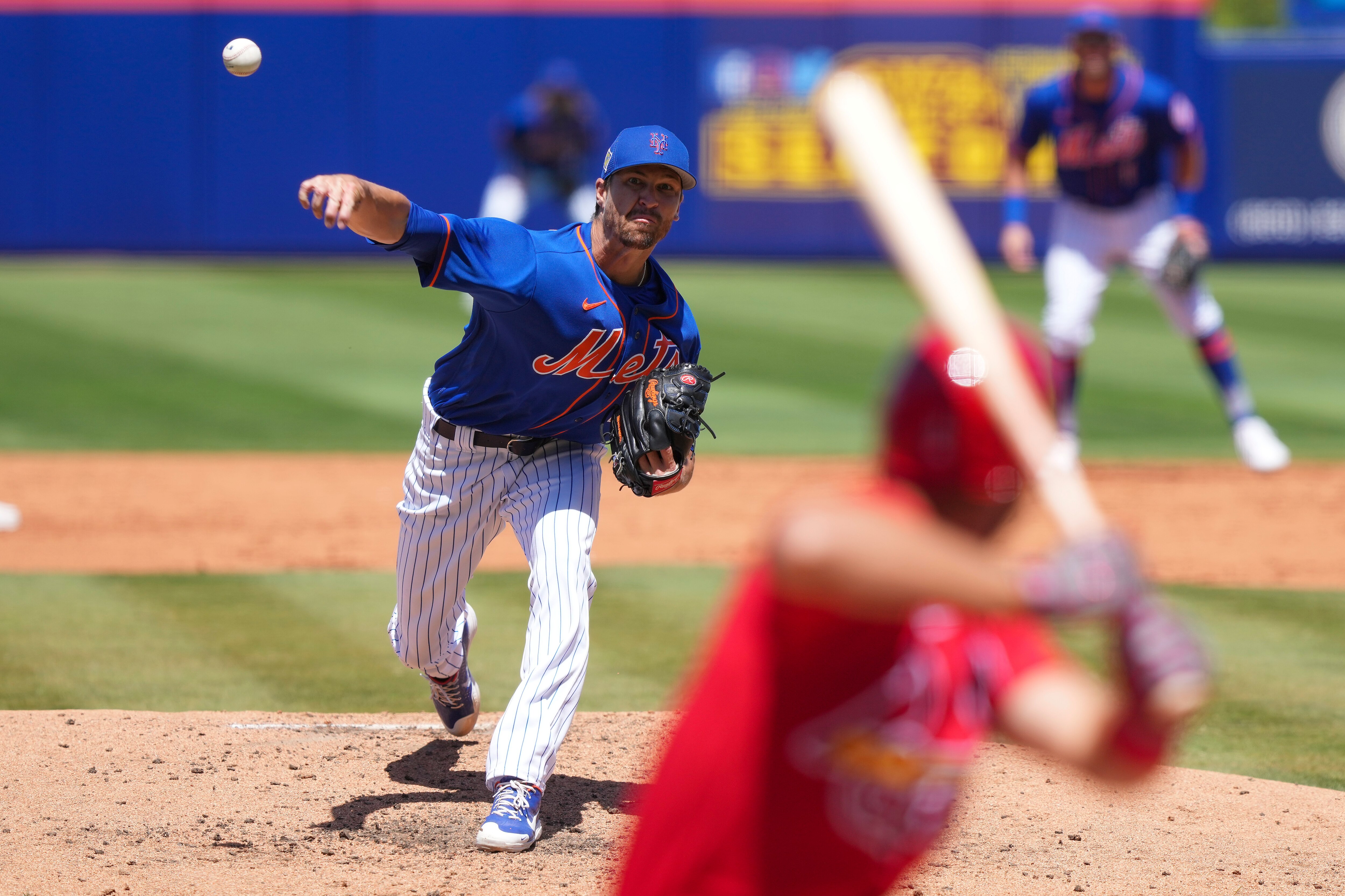 PORT ST. LUCIE, FLORIDA - MARCH 27: Jacob deGrom #48 of the New York Mets throws a pitch during the third inning of the Spring Training game against the St. Louis Cardinals at Clover Park on March 27, 2022 in Port St. Lucie, Florida. (Photo by Eric Espada/Getty Images)