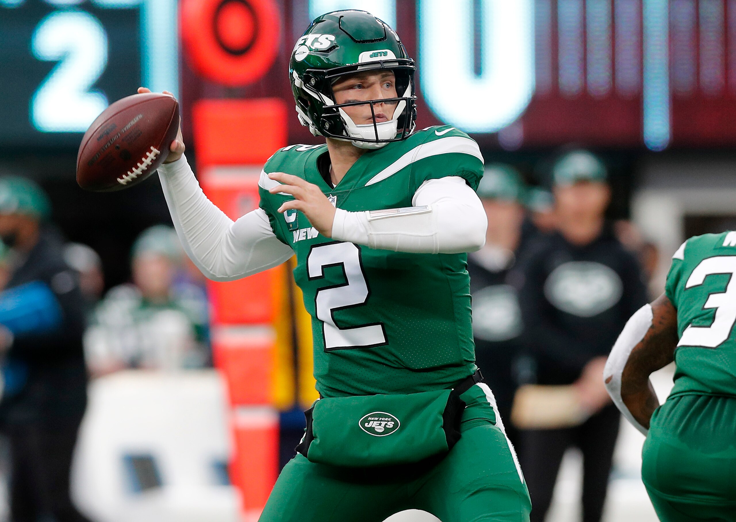 EAST RUTHERFORD, NEW JERSEY - JANUARY 02: (NEW YORK DAILIES OUT) Zach Wilson #2 of the New York Jets in action against the Tampa Bay Buccaneers at MetLife Stadium on January 02, 2022 in East Rutherford, New Jersey. The Buccaneers defeated the Jets 28-24. (Photo by Jim McIsaac/Getty Images) EAST RUTHERFORD, NEW JERSEY - JANUARY 02: (NEW YORK DAILIES OUT) Zach Wilson #2 of the New York Jets in action against the Tampa Bay Buccaneers at MetLife Stadium on January 02, 2022 in East Rutherford, New Jersey. The Buccaneers defeated the Jets 28-24. (Photo by Jim McIsaac/Getty Images)