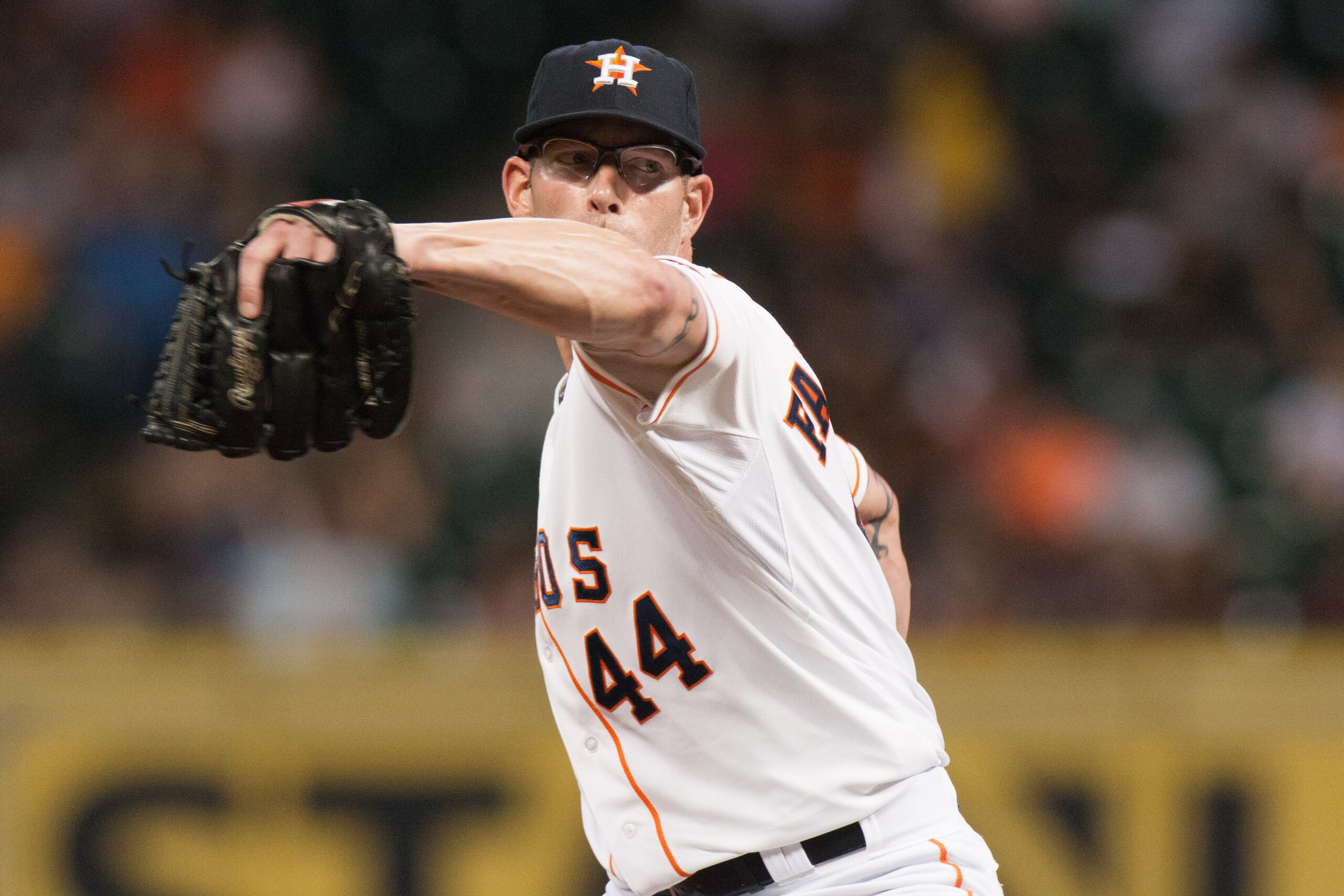 JUNE 4 2014: Houston Astros relief pitcher Kyle Farnsworth (44) delivers the pitch during the baseball game against the Los Angeles Angels in Houston, TX. (Photo by Juan DeLeon/Icon SMI/Corbis/Icon Sportswire via Getty Images)