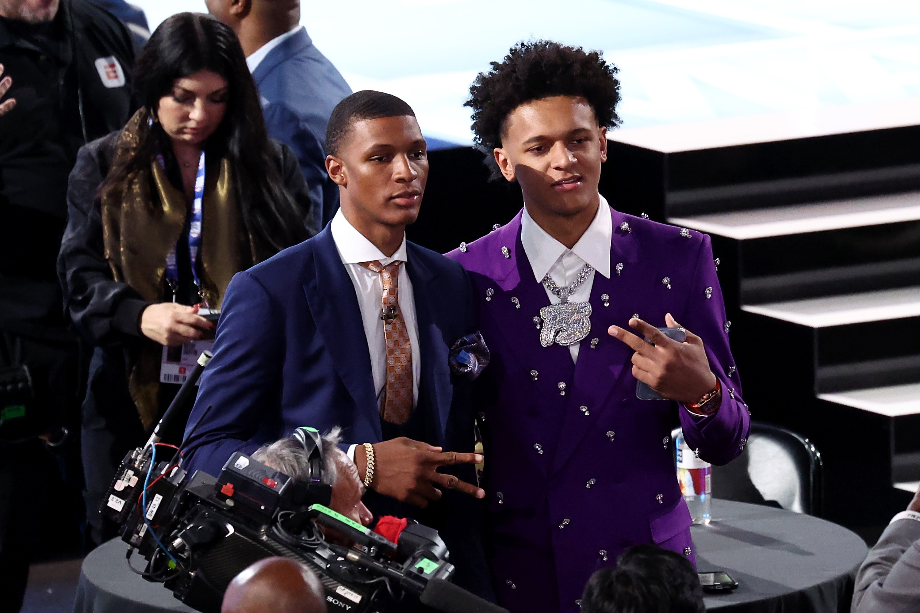NEW YORK, NEW YORK - JUNE 23: Jabari Smith Jr. and Paolo Banchero pose for photos during the 2022 NBA Draft at Barclays Center on June 23, 2022 in New York City. NOTE TO USER: User expressly acknowledges and agrees that, by downloading and or using this photograph, User is consenting to the terms and conditions of the Getty Images License Agreement. (Photo by Arturo Holmes/Getty Images)