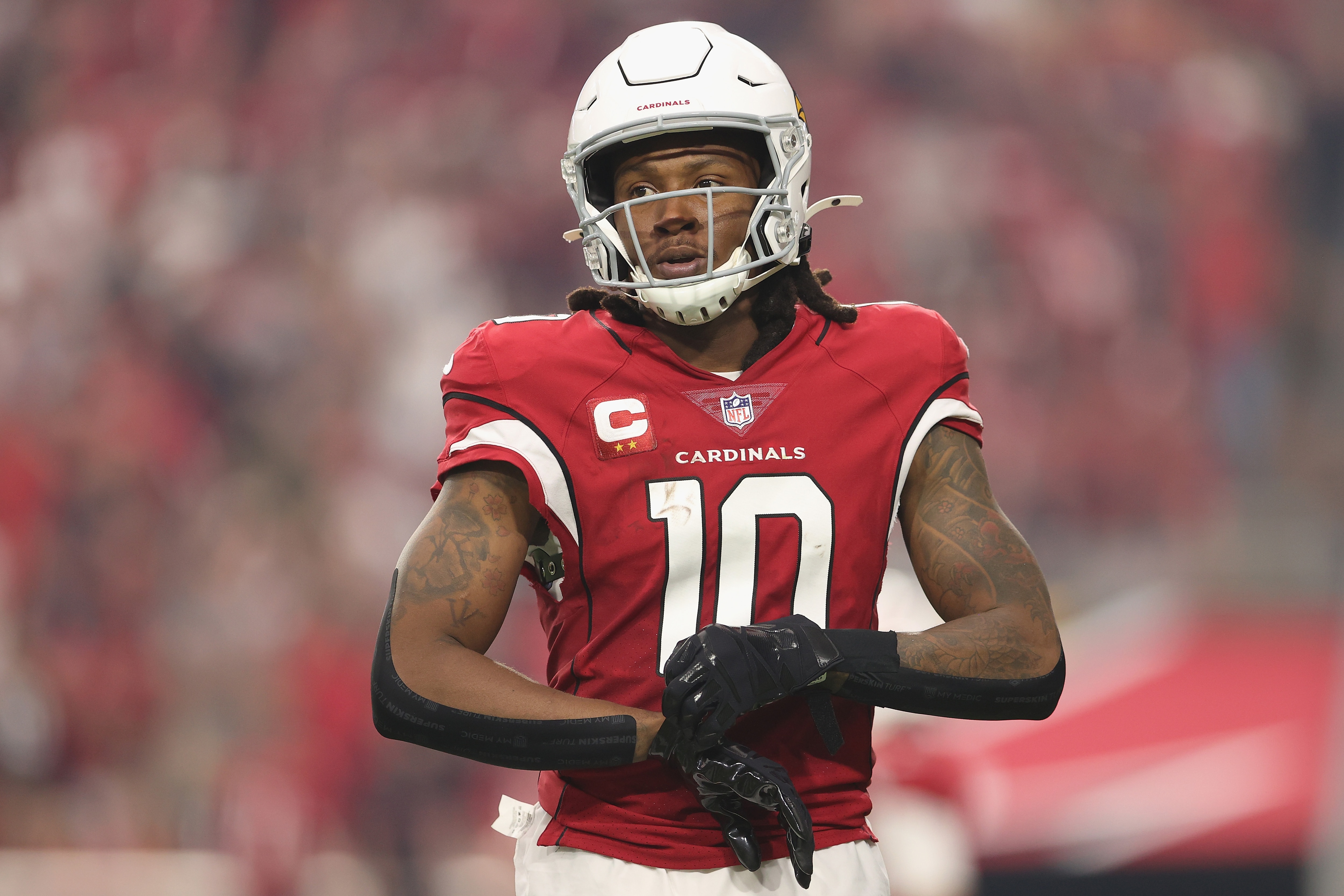 GLENDALE, ARIZONA - OCTOBER 24:  Wide receiver DeAndre Hopkins #10 of the Arizona Cardinals during the NFL game at State Farm Stadium on October 24, 2021 in Glendale, Arizona.  The Cardinals defeated the Texans 31-5.  (Photo by Christian Petersen/Getty Images)
