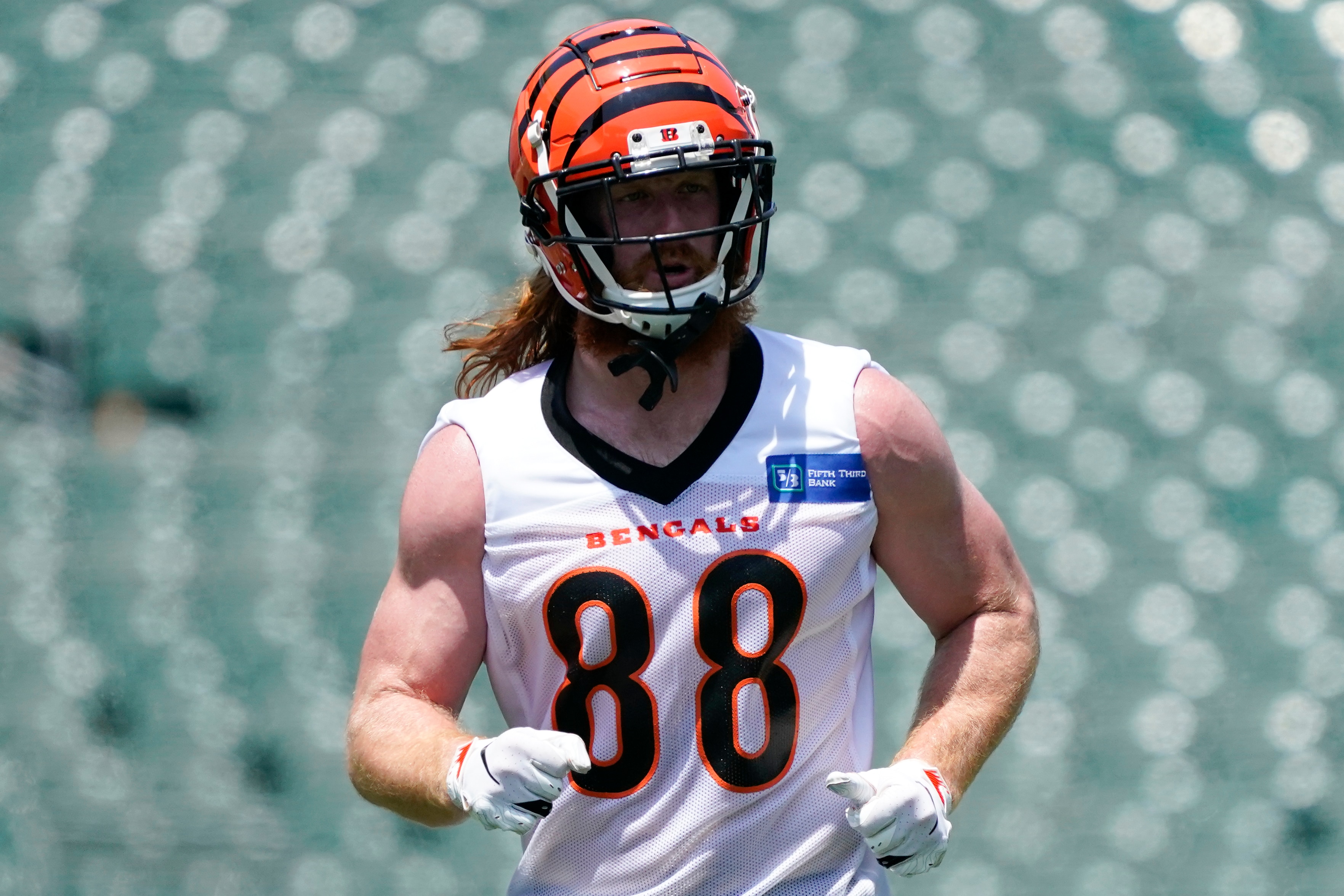 Cincinnati Bengals tight end Hayden Hurst (88) takes part in drills at Paul Brown Stadium Tuesday, June 14, 2022 in Cincinnati. (AP Photo/Jeff Dean)