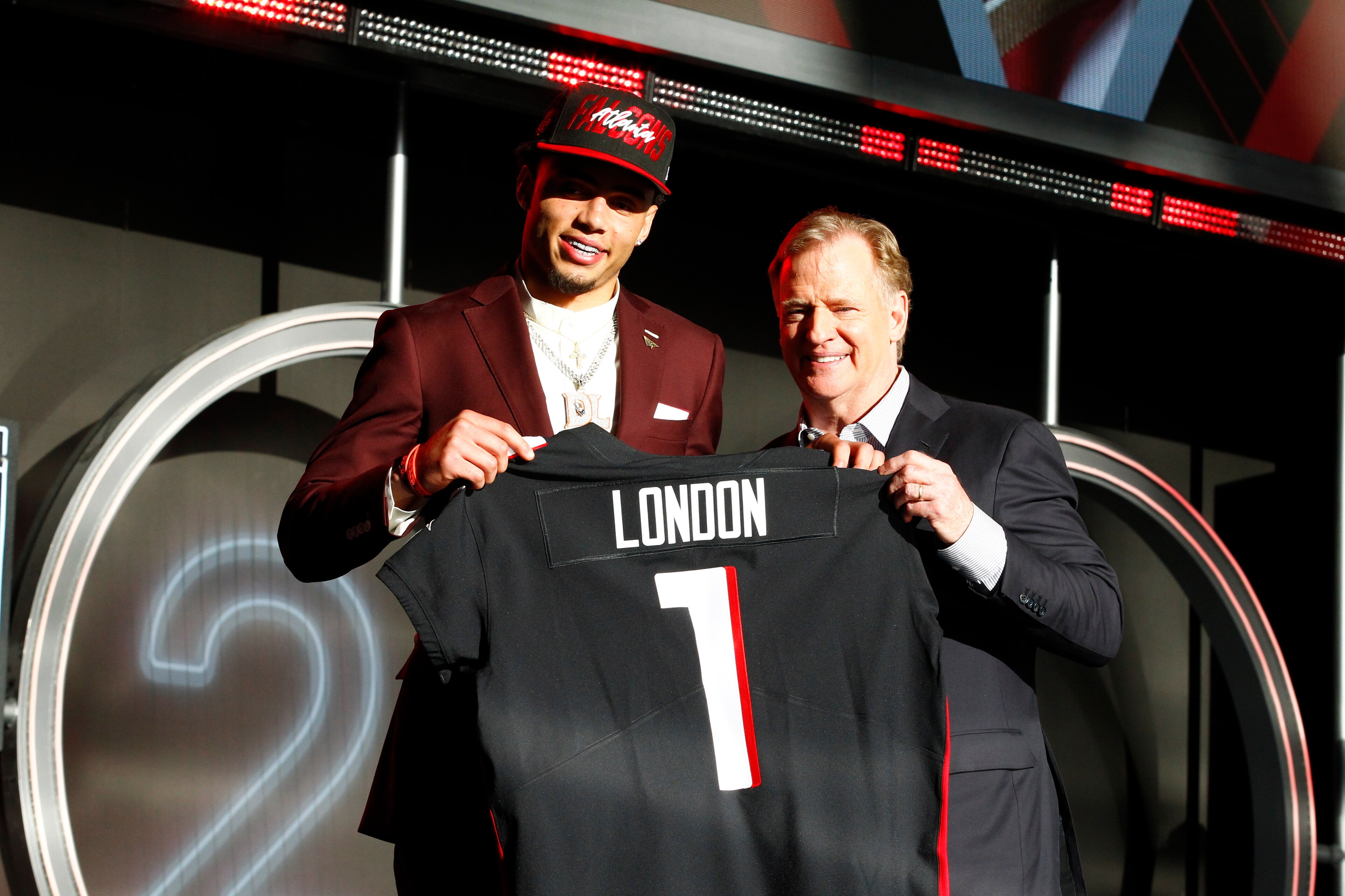 LAS VEGAS, NV - APRIL 28: Drake London, USC is selected as the number eight pick by the Atlanta Falcons during the NFL Draft on April 28, 2022 in Las Vegas, Nevada. (Photo by Jeff Speer/Icon Sportswire via Getty Images) LAS VEGAS, NV - APRIL 28: Drake London, USC is selected as the number eight pick by the Atlanta Falcons during the NFL Draft on April 28, 2022 in Las Vegas, Nevada. (Photo by Jeff Speer/Icon Sportswire via Getty Images)