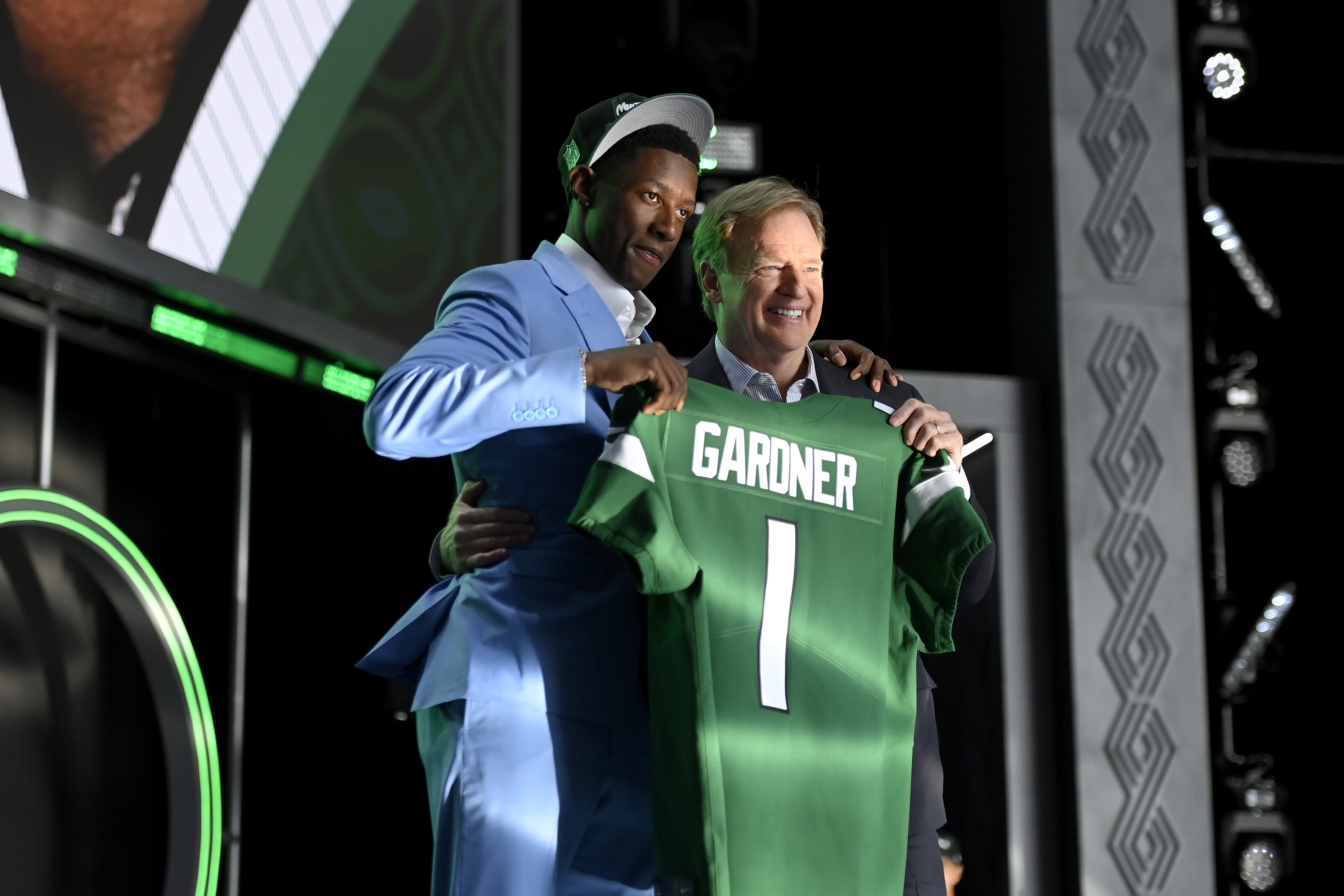 LAS VEGAS, NEVADA - APRIL 28: (L-R) Ahmad Gardner poses with NFL Commissioner Roger Goodell onstage after being selected fourth by the New York Jets during round one of the 2022 NFL Draft on April 28, 2022 in Las Vegas, Nevada. (Photo by David Becker/Getty Images)