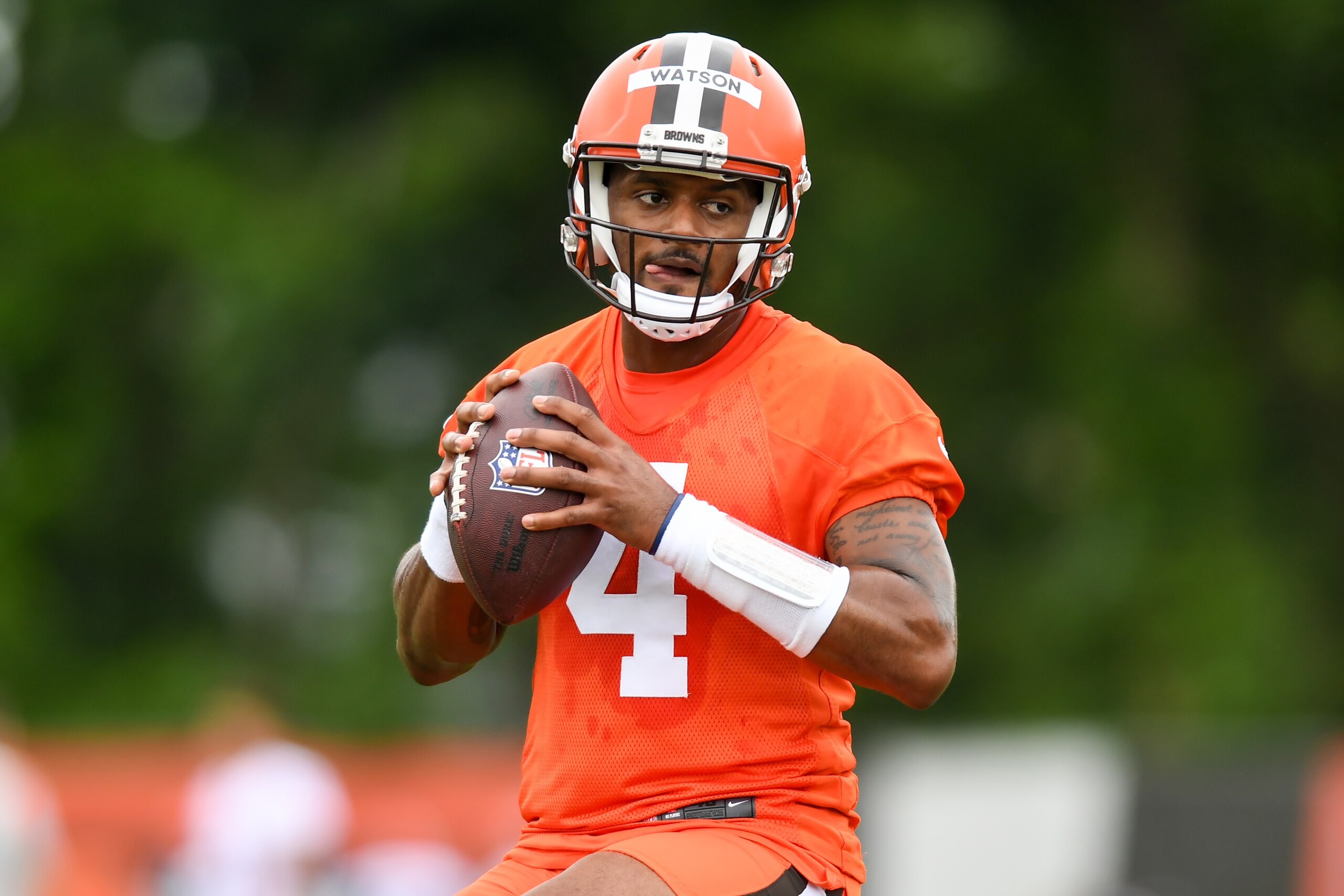 BEREA, OH - JUNE 14: Deshaun Watson #4 of the Cleveland Browns runs a drill during the Cleveland Browns mandatory minicamp at CrossCountry Mortgage Campus on June 14, 2022 in Berea, Ohio. (Photo by Nick Cammett/Diamond Images via Getty Images) BEREA, OH - JUNE 14: Deshaun Watson #4 of the Cleveland Browns runs a drill during the Cleveland Browns mandatory minicamp at CrossCountry Mortgage Campus on June 14, 2022 in Berea, Ohio. (Photo by Nick Cammett/Diamond Images via Getty Images)
