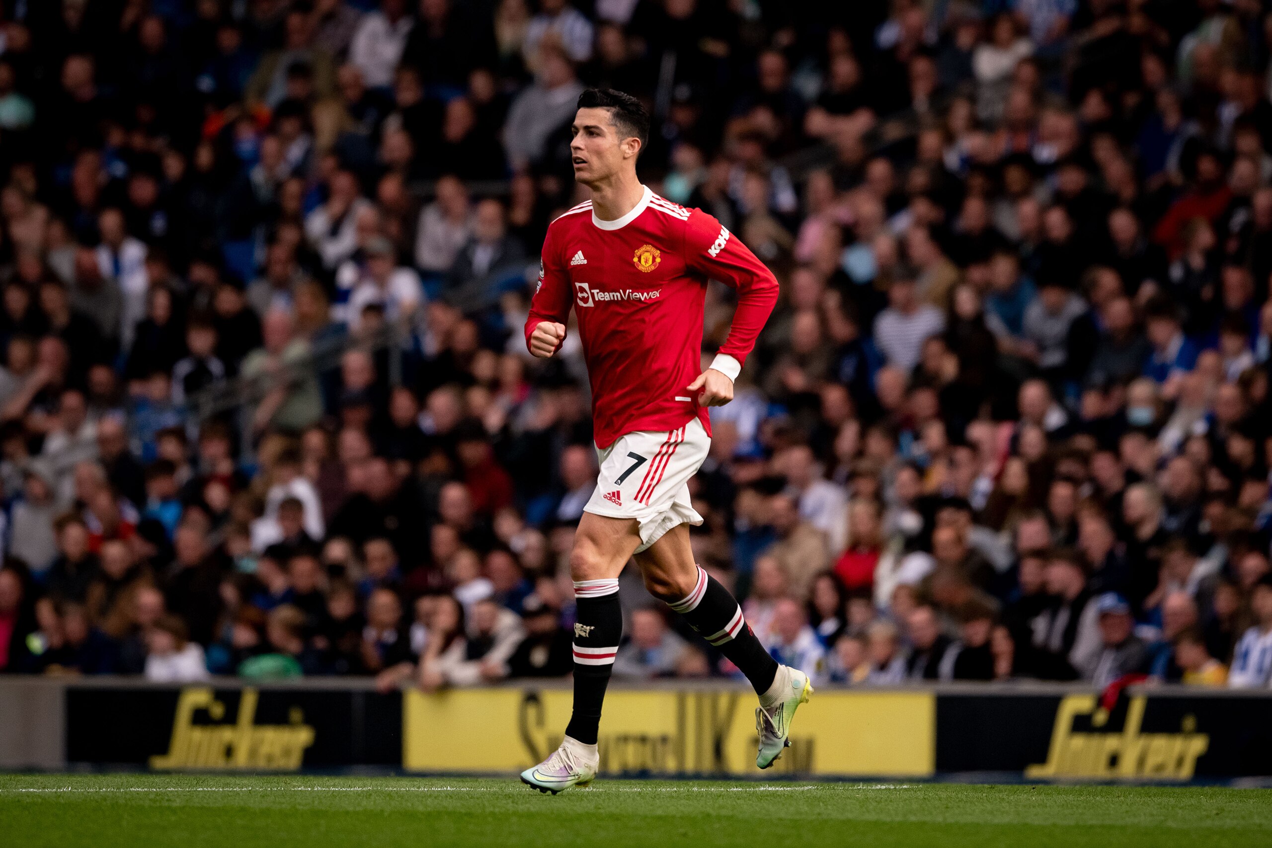 BRIGHTON, ENGLAND - MAY 07: Cristiano Ronaldo of Manchester United in action during the Premier League match between Brighton & Hove Albion and Manchester United at American Express Community Stadium on May 07, 2022 in Brighton, England. (Photo by Ash Donelon/Manchester United via Getty Images) BRIGHTON, ENGLAND - MAY 07: Cristiano Ronaldo of Manchester United in action during the Premier League match between Brighton & Hove Albion and Manchester United at American Express Community Stadium on May 07, 2022 in Brighton, England. (Photo by Ash Donelon/Manchester United via Getty Images)