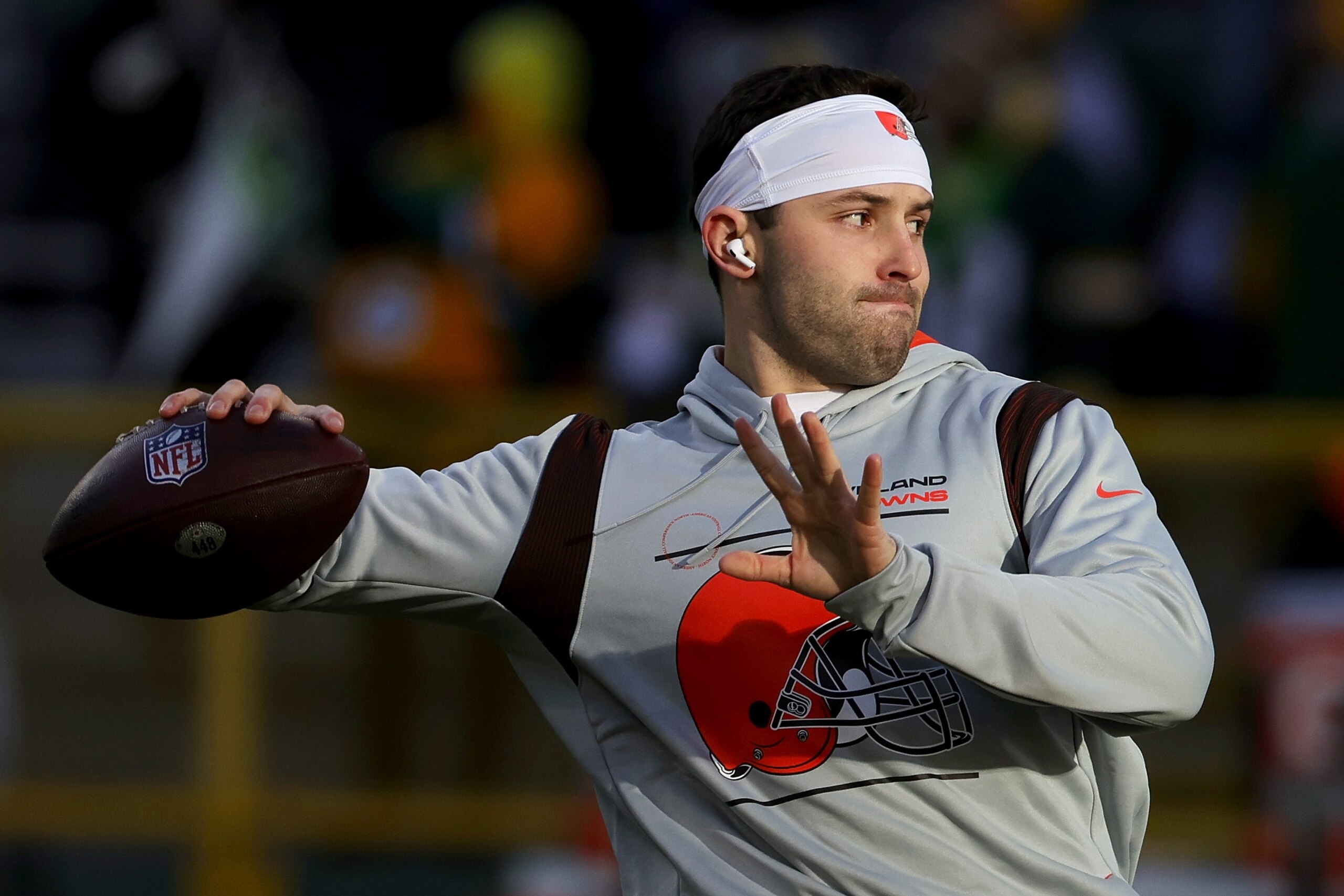 GREEN BAY, WISCONSIN - DECEMBER 25: Baker Mayfield #6 of the Cleveland Browns warms up before the game against the Green Bay Packers at Lambeau Field on December 25, 2021 in Green Bay, Wisconsin. (Photo by Stacy Revere/Getty Images)