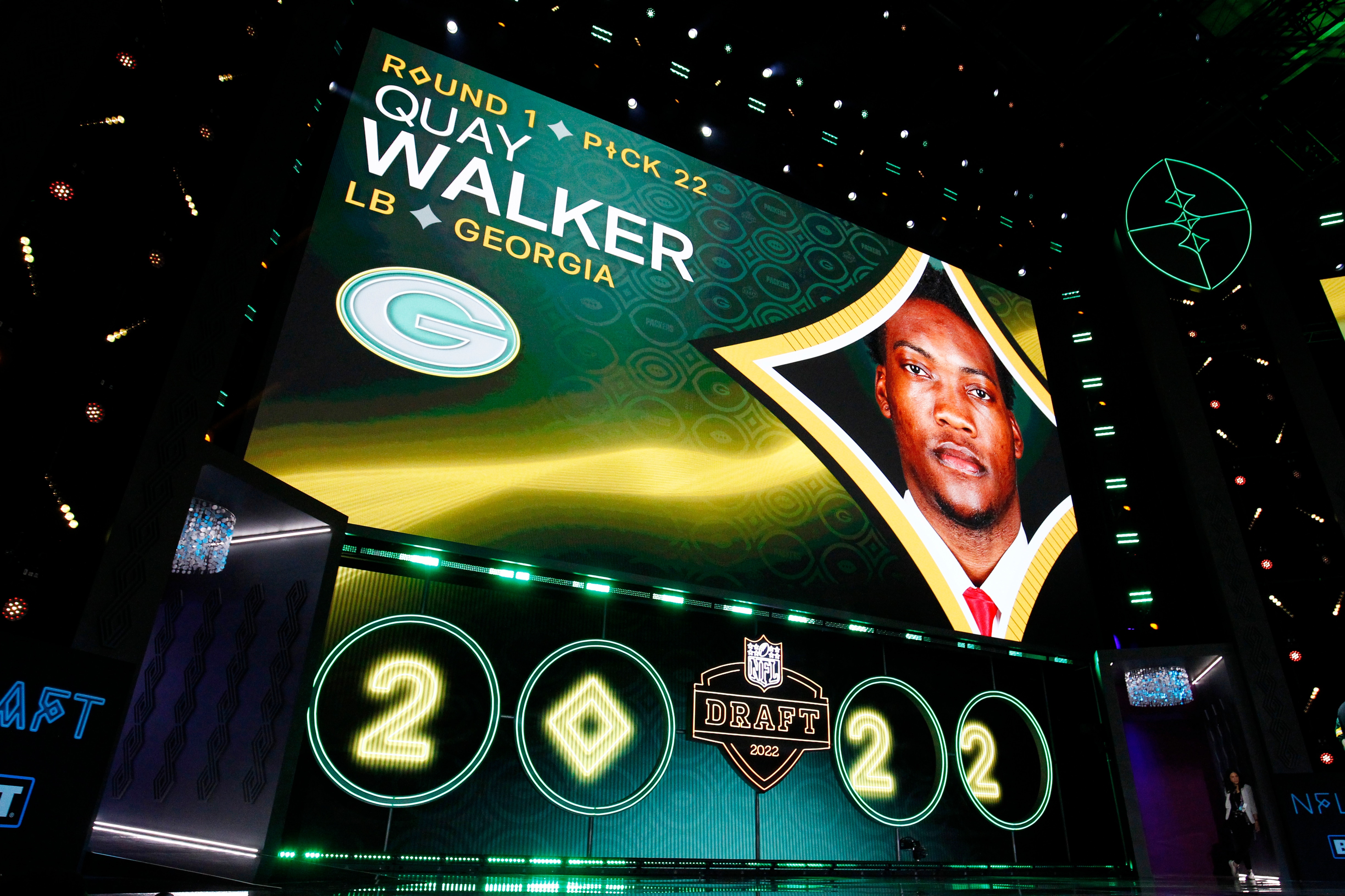 LAS VEGAS, NV - APRIL 28: Quay Walker, Georgia is selected as the number 22 pick by the Green Bay Packers during the NFL Draft on April 28, 2022 in Las Vegas, Nevada. (Photo by Jeff Speer/Icon Sportswire via Getty Images)