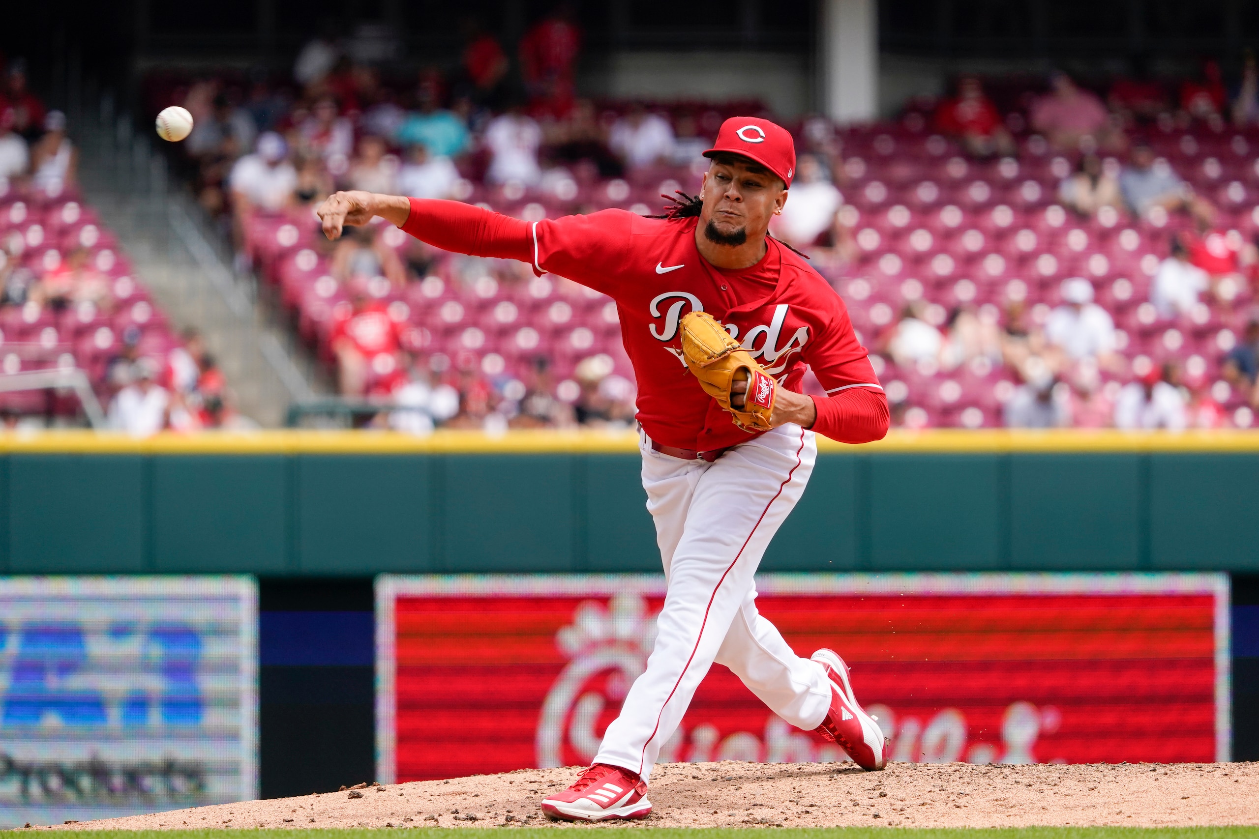 Cincinnati Reds starting pitcher Luis Castillo (58) plays during the team's baseball game against the Washington Nationals Saturday, June 4, 2022, in Cincinnati. (AP Photo/Jeff Dean)