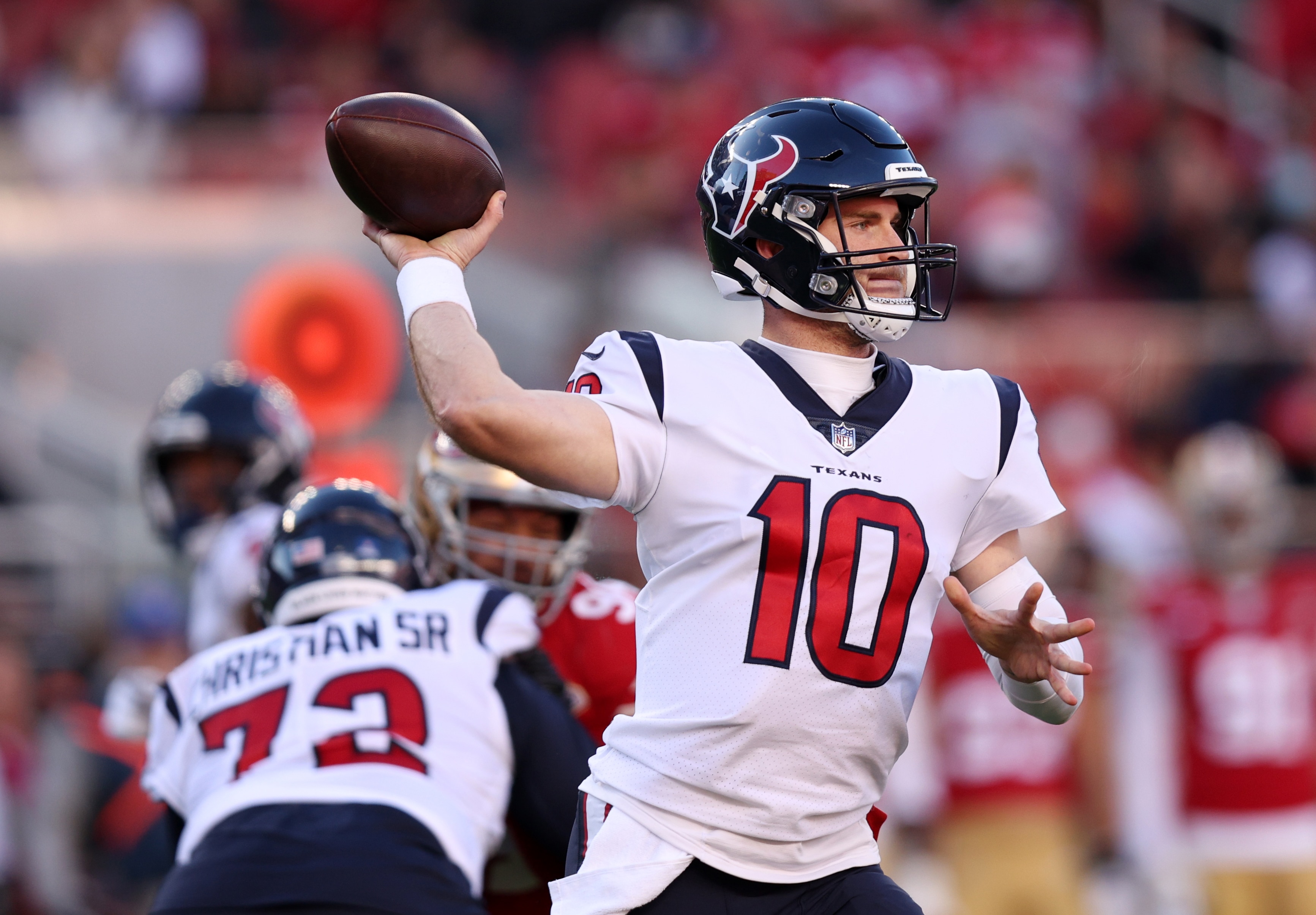 SANTA CLARA, CALIFORNIA - JANUARY 02: Davis Mills #10 of the Houston Texans passes in the third quarter against the San Francisco 49ers at Levi's Stadium on January 02, 2022 in Santa Clara, California. (Photo by Ezra Shaw/Getty Images)
