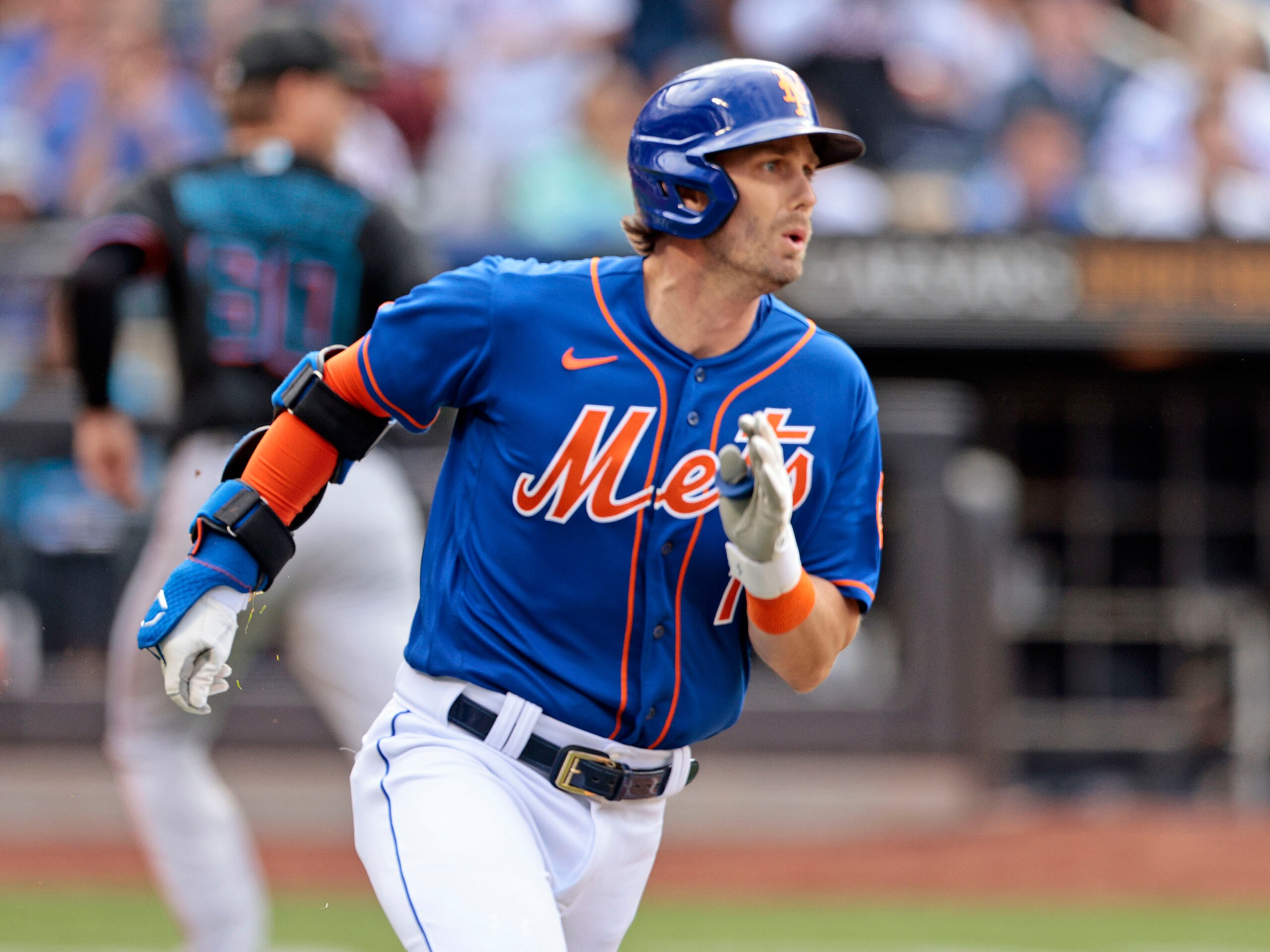 NEW YORK, NY - JUNE 18: Jeff McNeil #1 of the New York Mets watches his RBI single as he runs up the first base line in the bottom of the second inning against the Miami Marlins at Citi Field on June 18, 2022 in the Flushing neighborhood of the Queens borough of New York City. (Photo by Christopher Pasatieri/Getty Images)