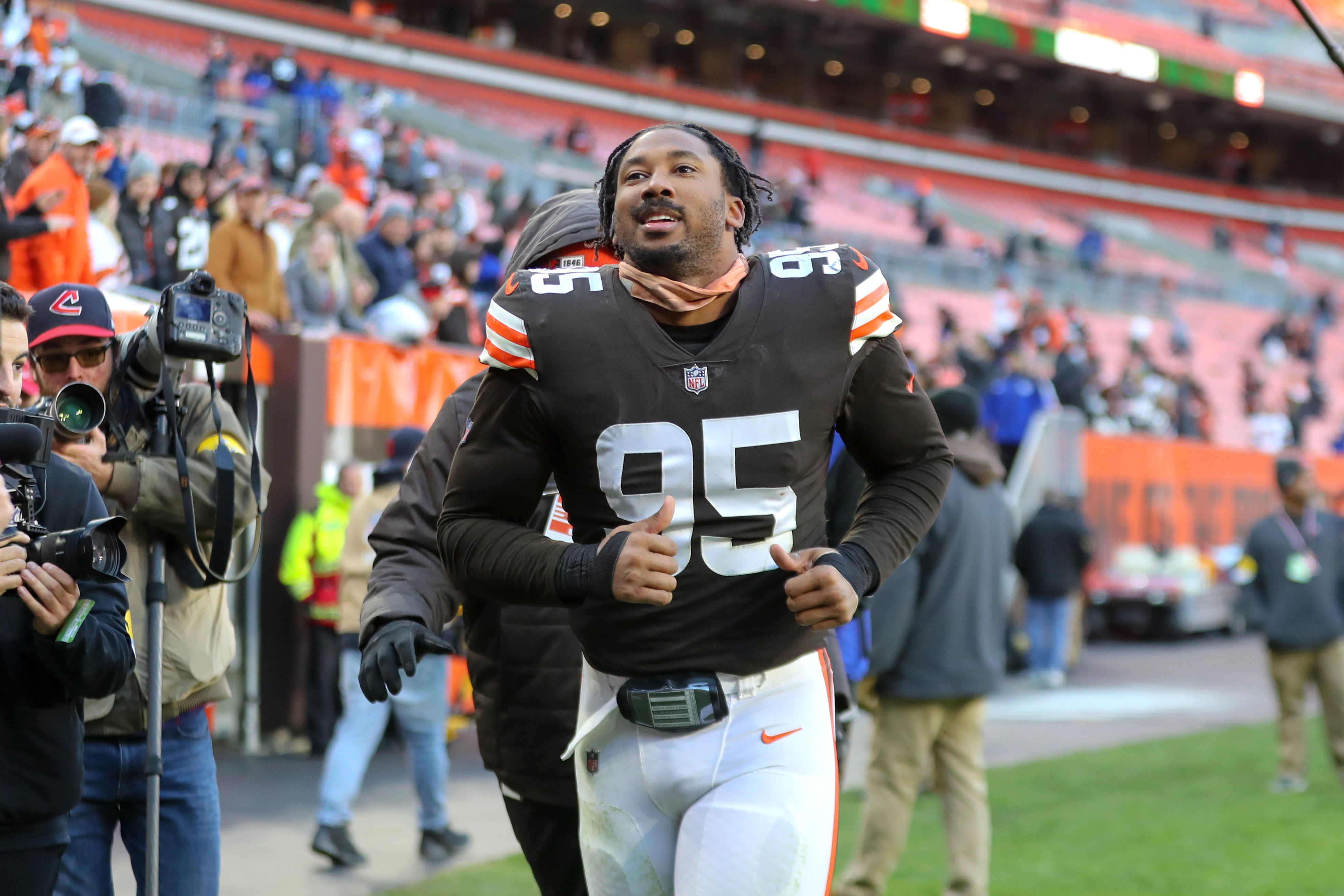 CLEVELAND, OH - DECEMBER 12: Cleveland Browns defensive end Myles Garrett (95) leaves the field following the National Football League game between the Baltimore Ravens and Cleveland Browns on December 12, 2021, at FirstEnergy Stadium in Cleveland, OH. (Photo by Frank Jansky/Icon Sportswire via Getty Images)