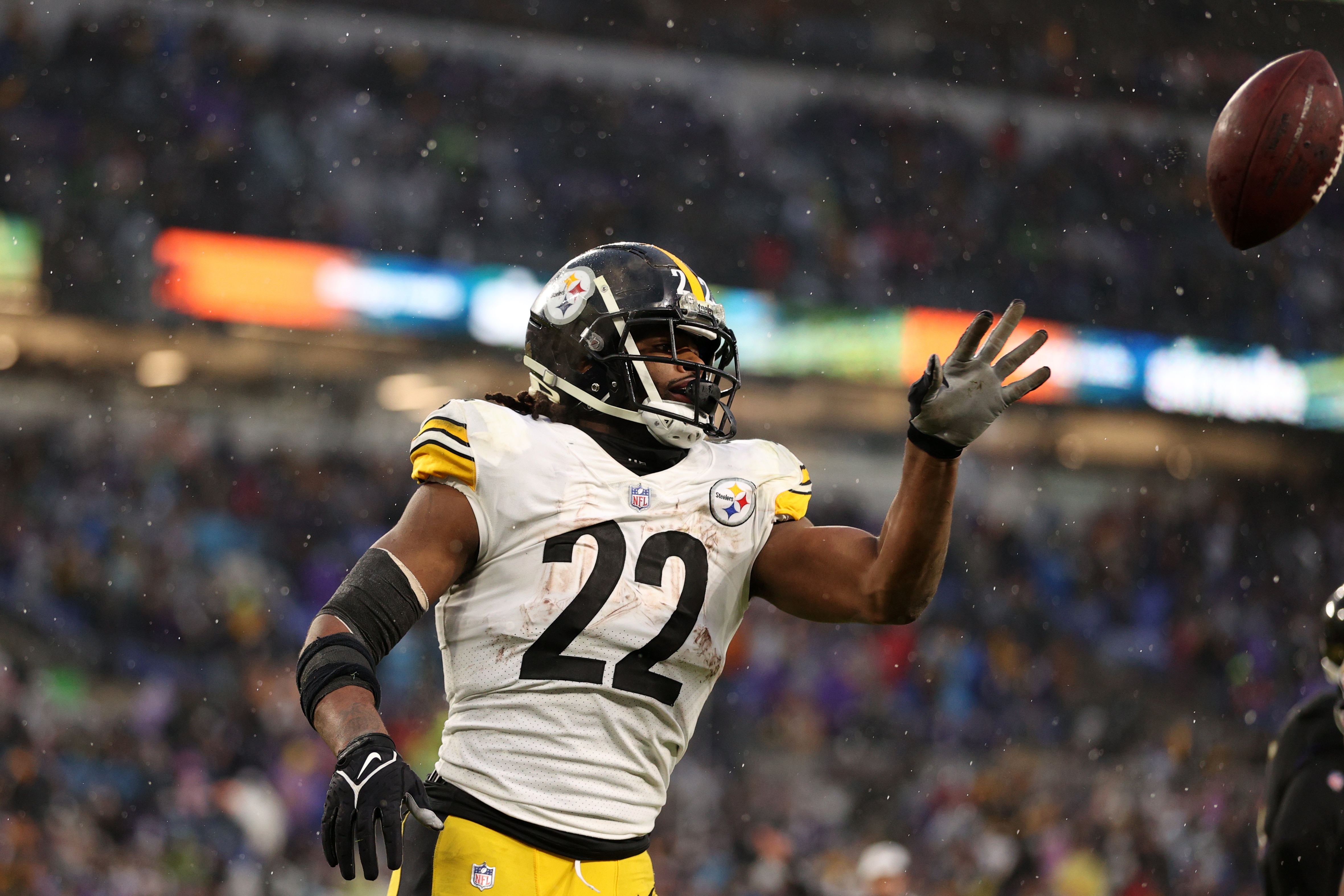 BALTIMORE, MARYLAND - JANUARY 09: Najee Harris #22 of the Pittsburgh Steelers reacts after a play in overtime in the game against the Baltimore Ravens at M&T Bank Stadium on January 09, 2022 in Baltimore, Maryland. (Photo by Patrick Smith/Getty Images)