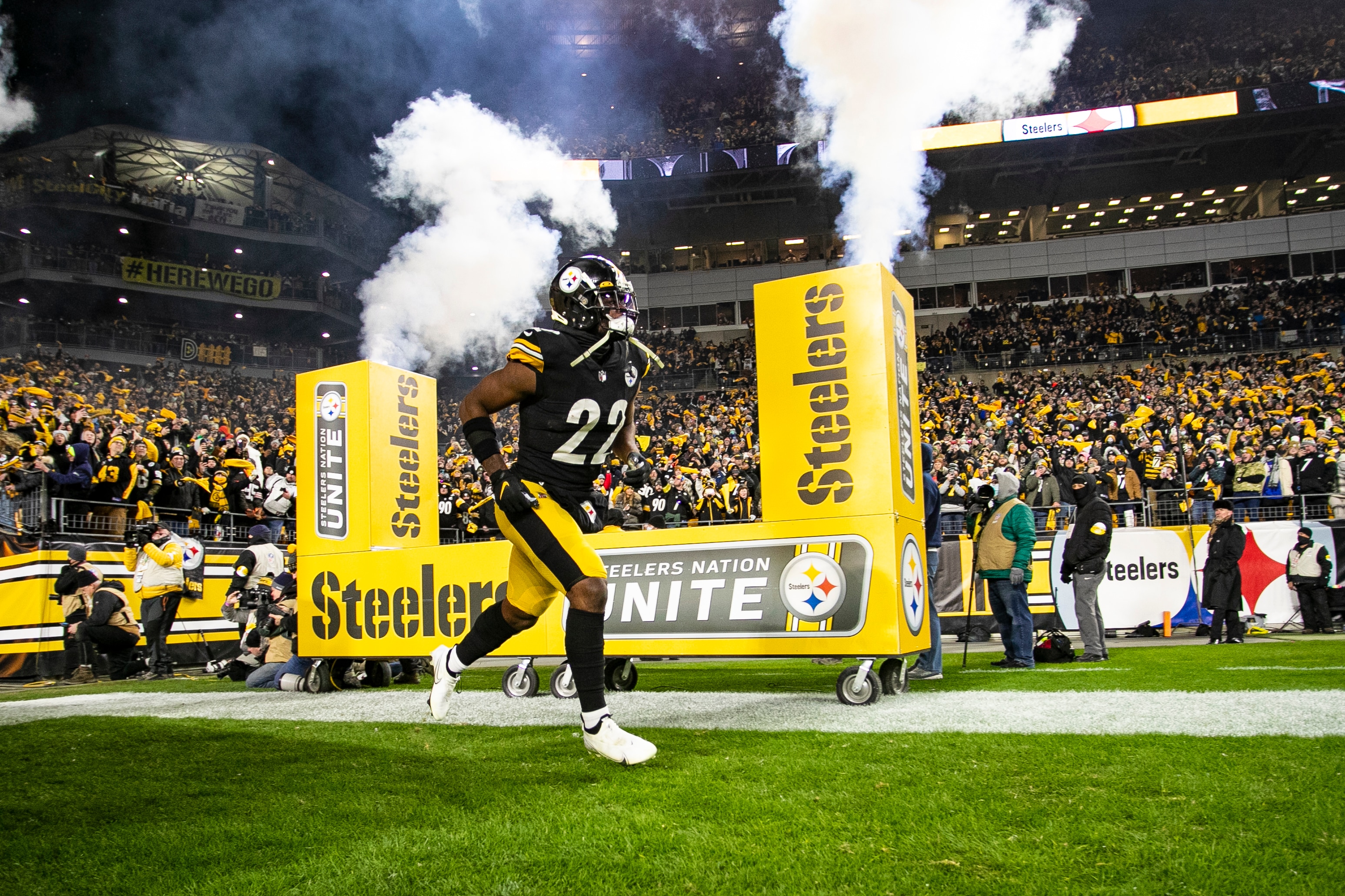PITTSBURGH, PA - JANUARY 03: Pittsburgh Steelers running back Najee Harris (22) is announced during the game against the Cleveland Browns and the Pittsburgh Steelers on January 03, 2022 at Heinz Field in Pittsburgh, PA. (Photo by Mark Alberti/Icon Sportswire via Getty Images)