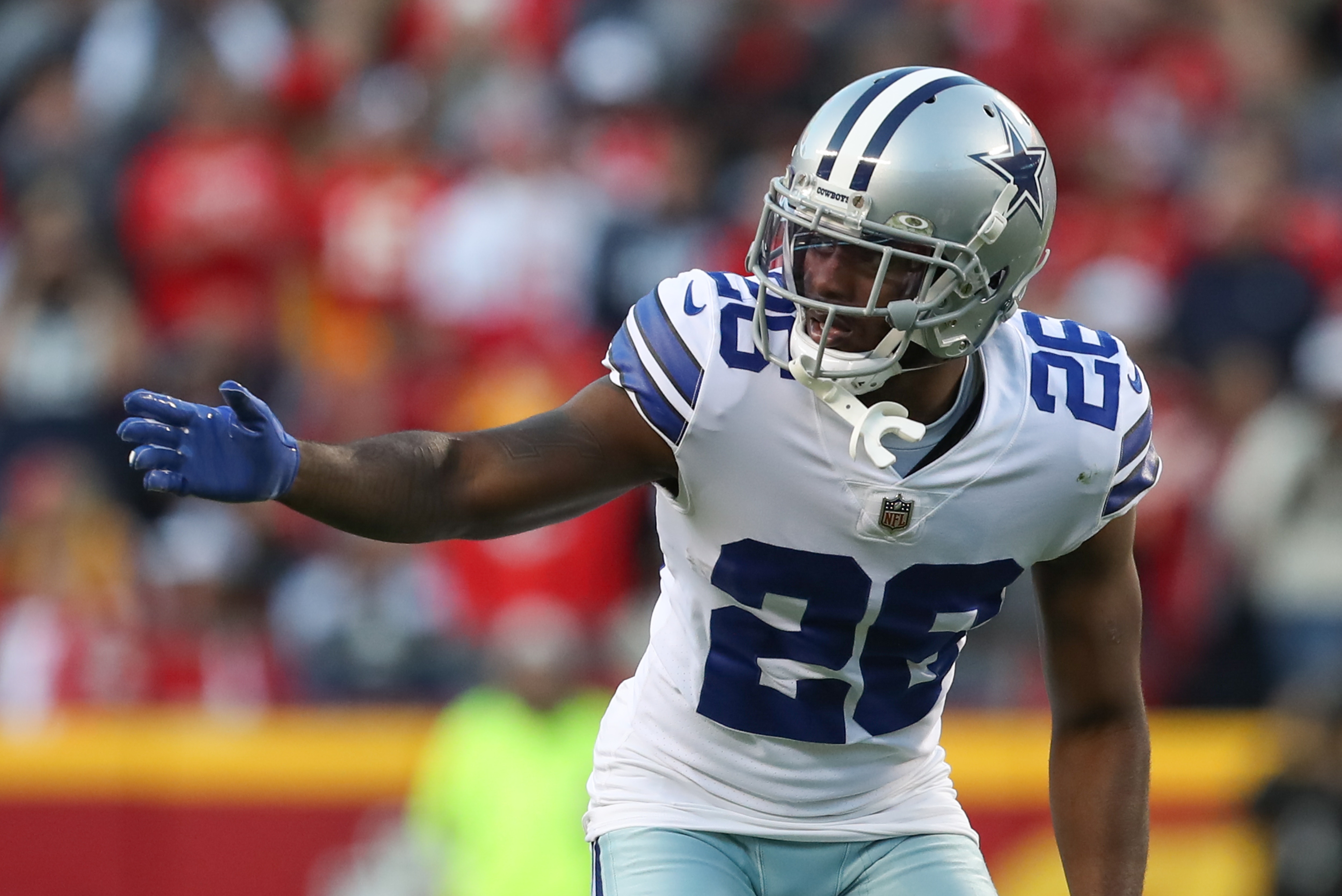 KANSAS CITY, MO - NOVEMBER 21: Dallas Cowboys cornerback Jourdan Lewis (26) before the snap during an NFL football game between the Dallas Cowboys and Kansas City Chiefs on Nov 21, 2021 at GEHA Field at Arrowhead Stadium in Kansas City, MO. (Photo by Scott Winters/Icon Sportswire via Getty Images)