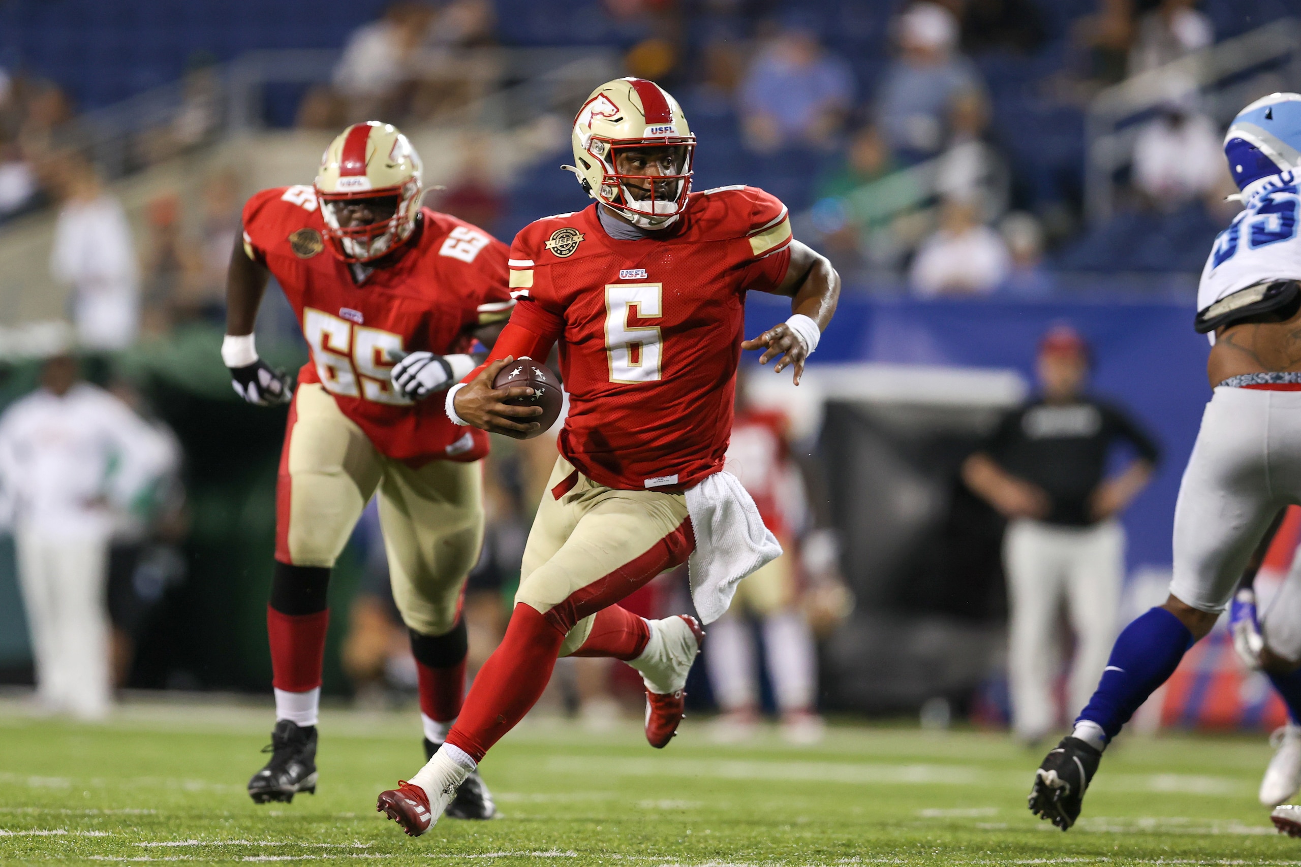 CANTON, OH - JUNE 25: Birmingham Stallions quarterback J'Mar Smith (6) runs the football during the fourth quarter of the USFL Playoff Semifinal game between the New Orleans Breakers and Birmingham Stallions on June 25, 2022, at the Tom Benson Hall of Fame Stadium in Canton, OH. (Photo by Frank Jansky/Icon Sportswire via Getty Images)